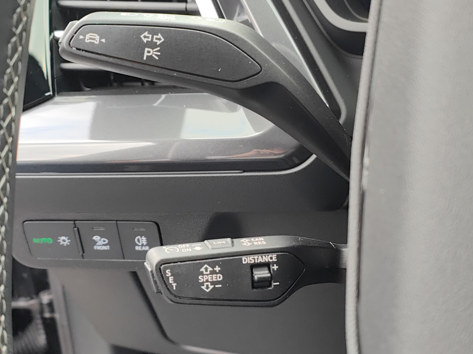 AUDI Q4 Sportback e-tron 50 quattro-image-12