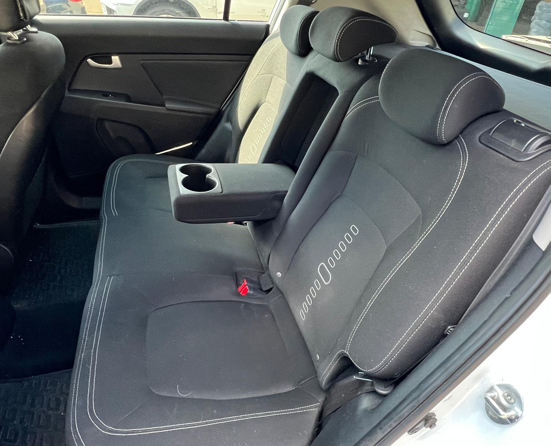 KIA Sportage 1.7 CRDi-image-9
