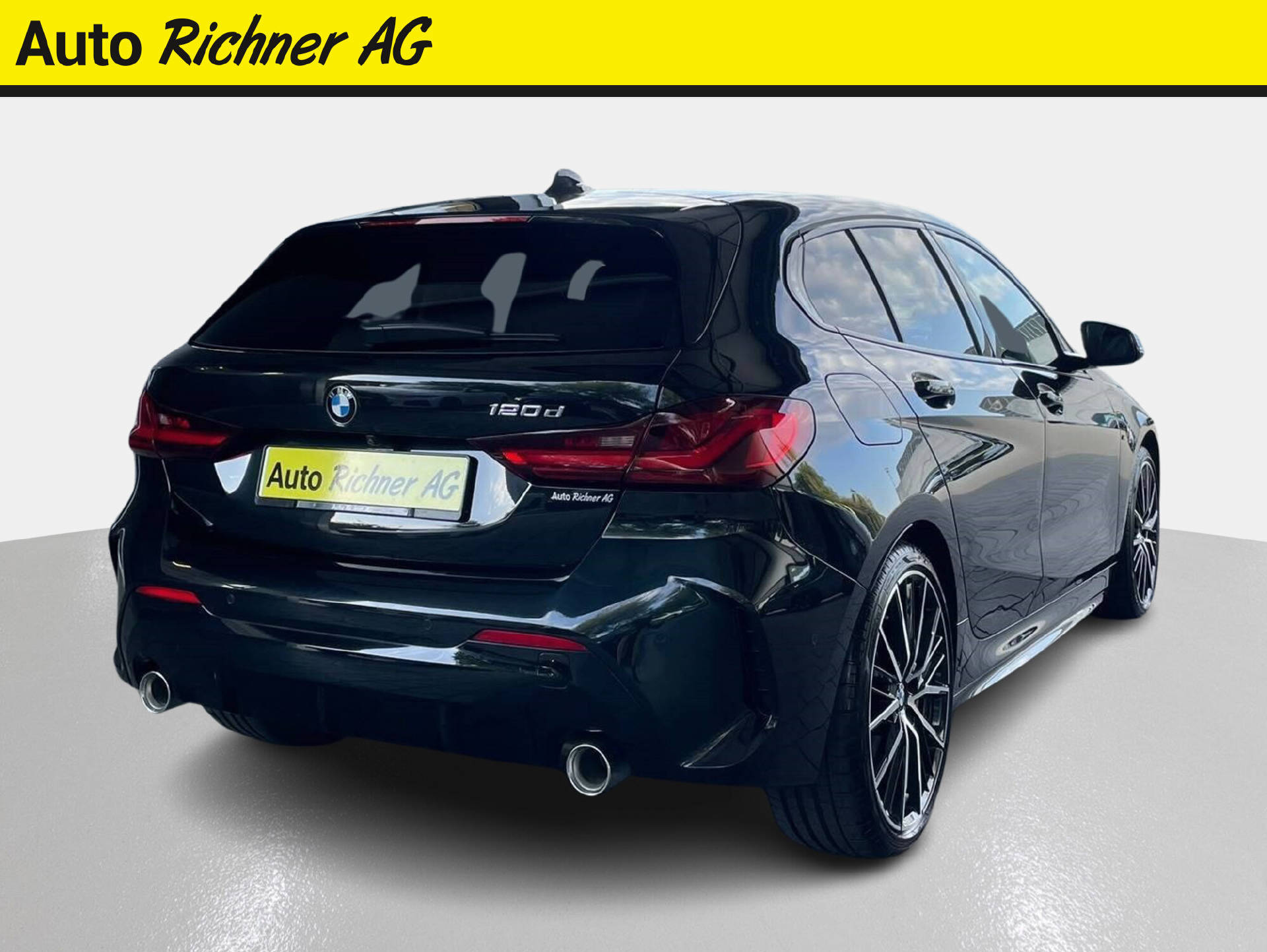 BMW 120d-showroom-element-3