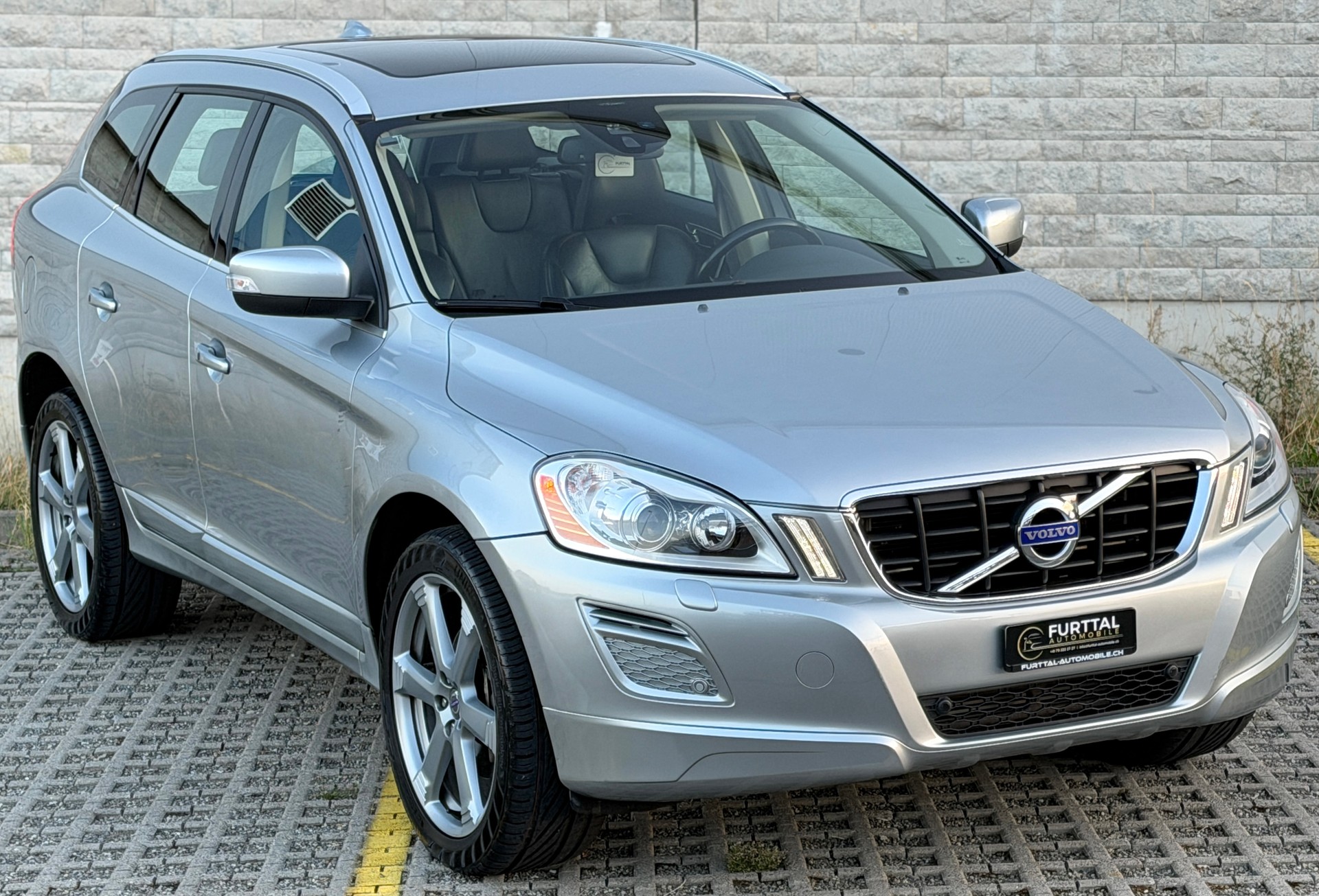 VOLVO XC60 T5 Summum Powershift-showroom-element-2