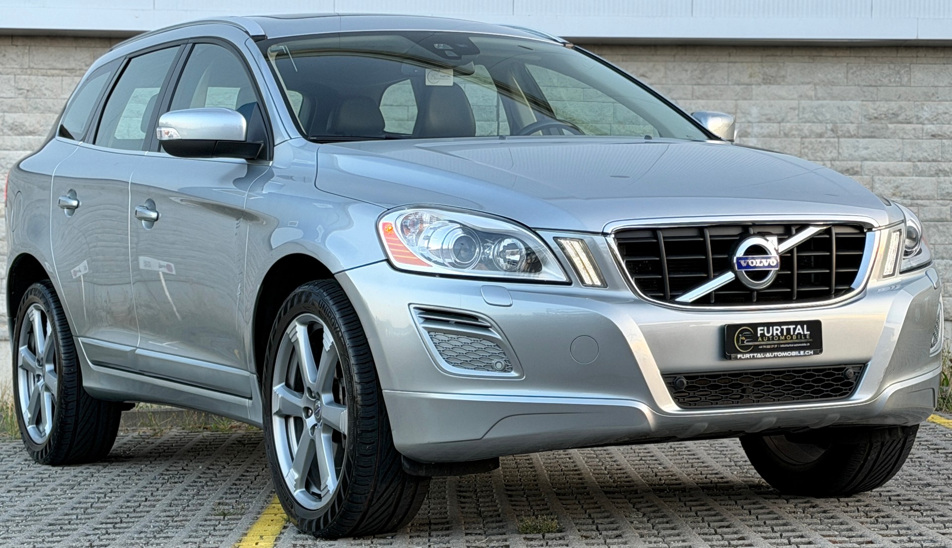 VOLVO XC60 T5 Summum Powershift-showroom-element-1