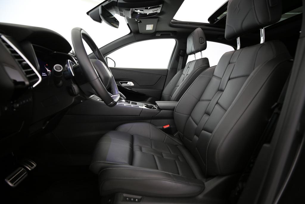 DS AUTOMOBILES 7 1.6 E-Tense Opéra-showroom-element-3