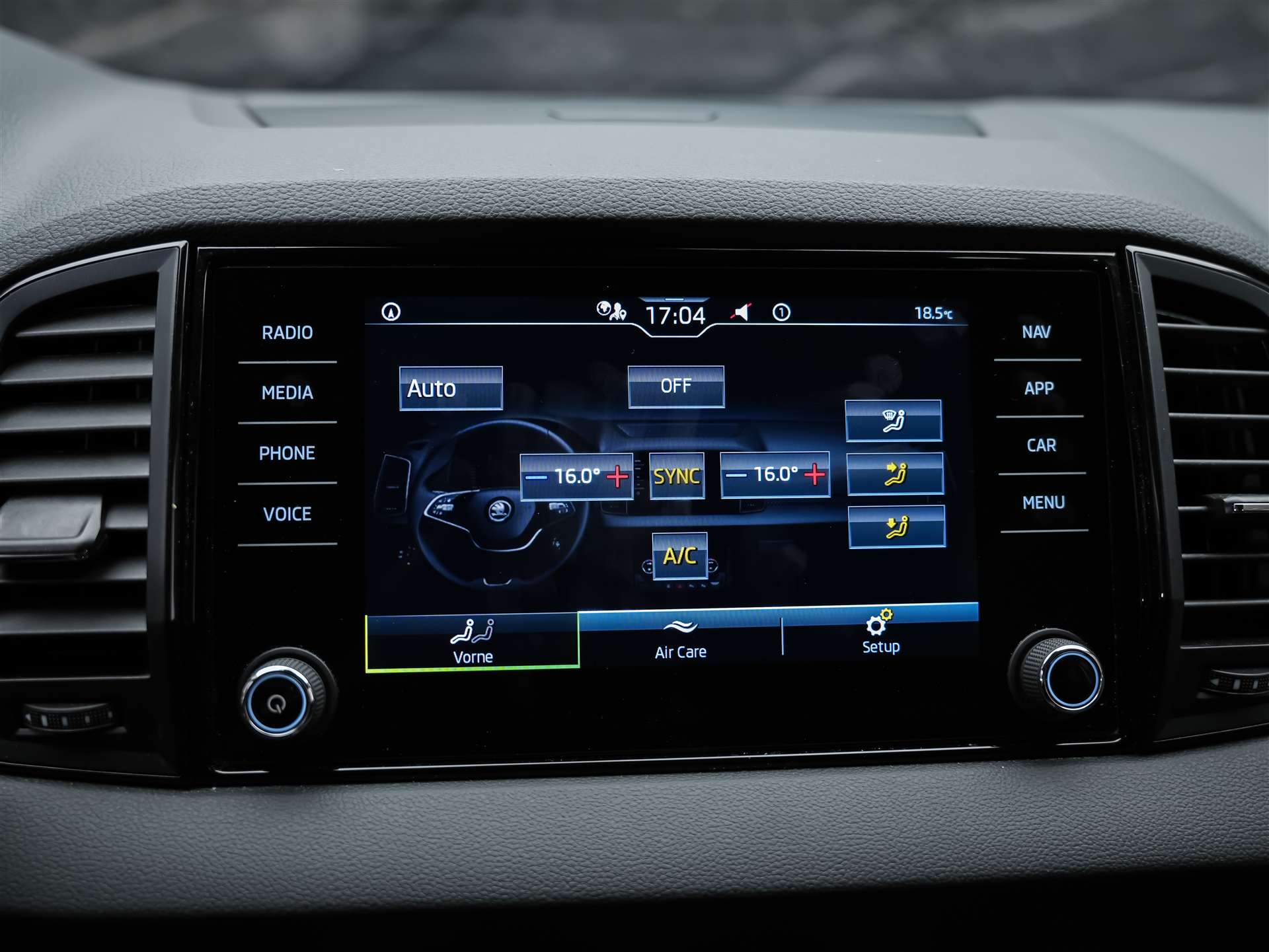 SKODA Karoq 1.5 TSI Selection DSG *Sitzheizung*Lenkradheizung*Rückfahrkamera*-image-31