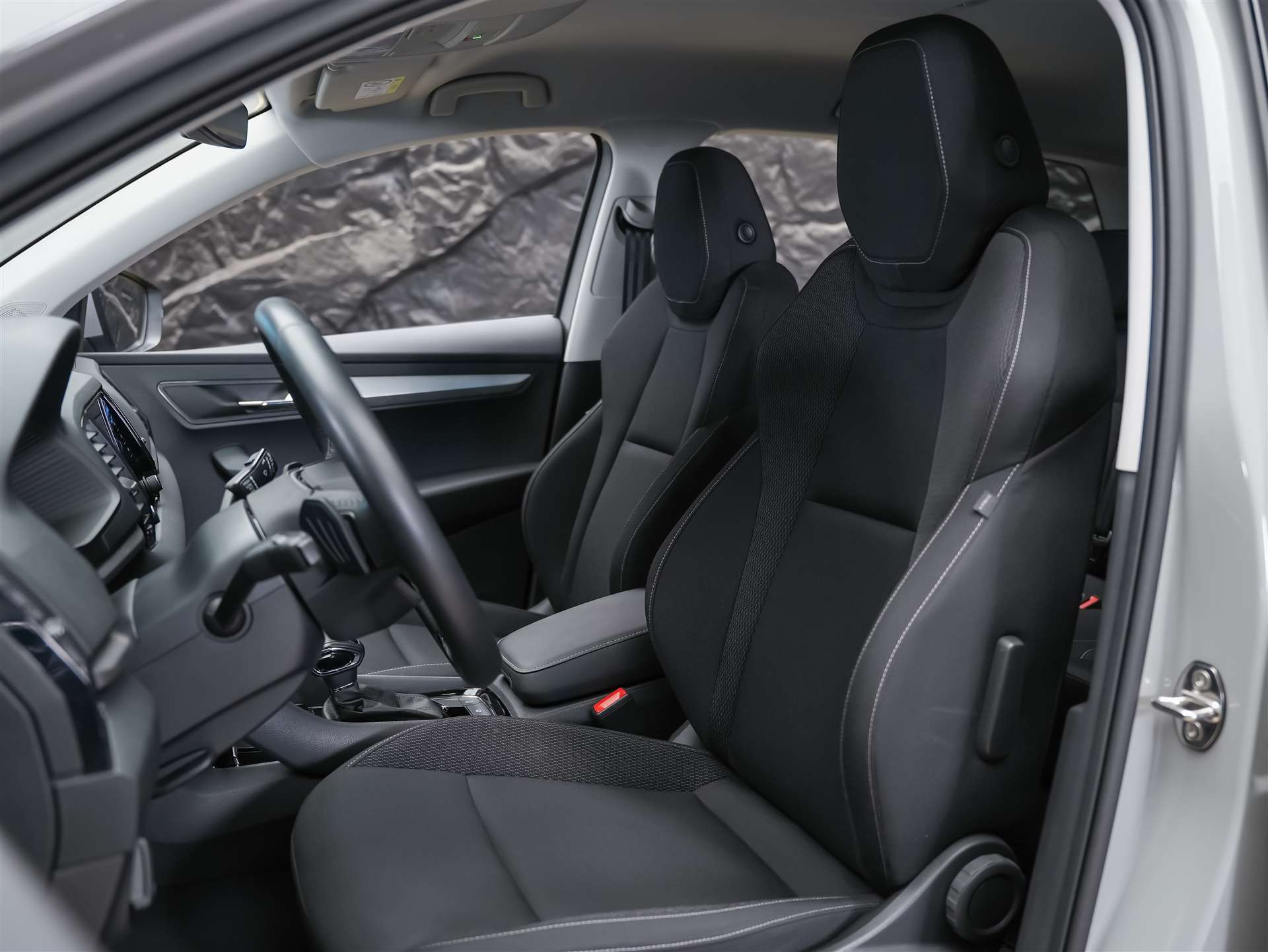 SKODA Karoq 1.5 TSI Selection DSG *Sitzheizung*Lenkradheizung*Rückfahrkamera*-image-9