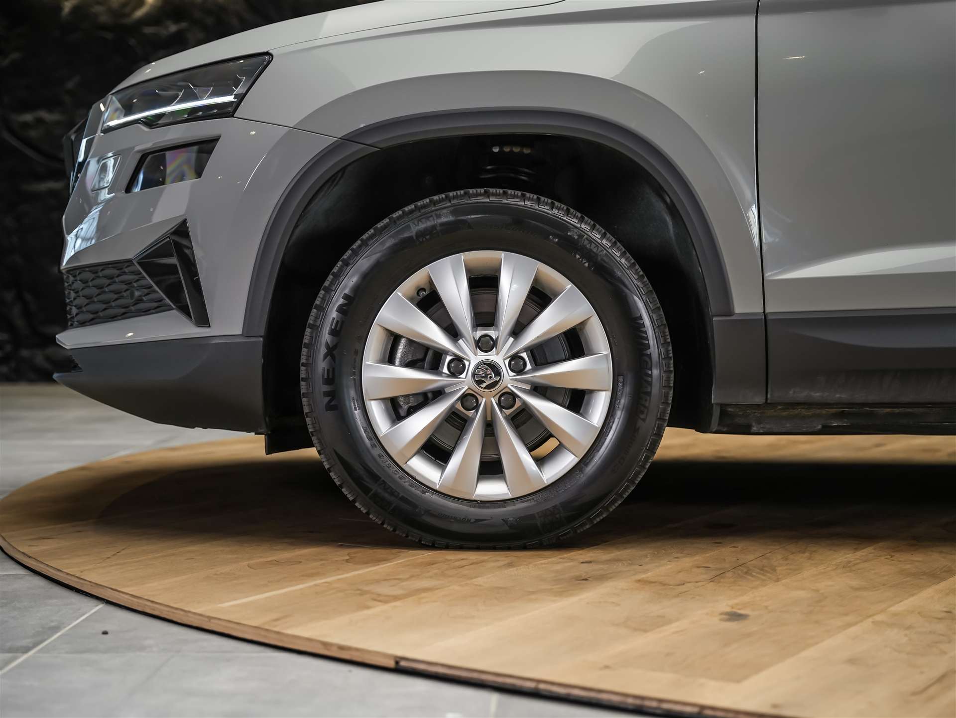 SKODA Karoq 1.5 TSI Selection DSG *Sitzheizung*Lenkradheizung*Rückfahrkamera*-image-16