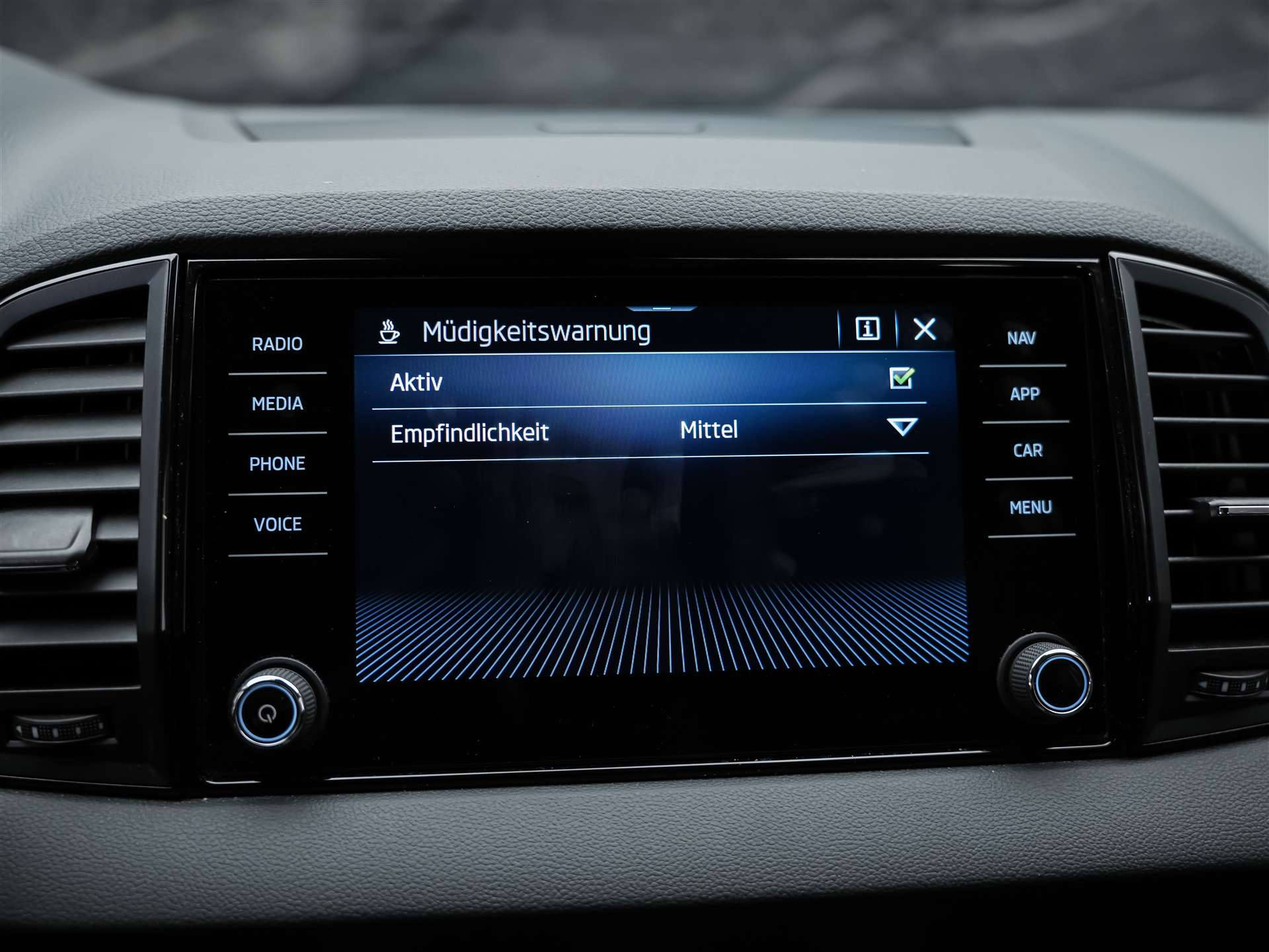 SKODA Karoq 1.5 TSI Selection DSG *Sitzheizung*Lenkradheizung*Rückfahrkamera*-image-35