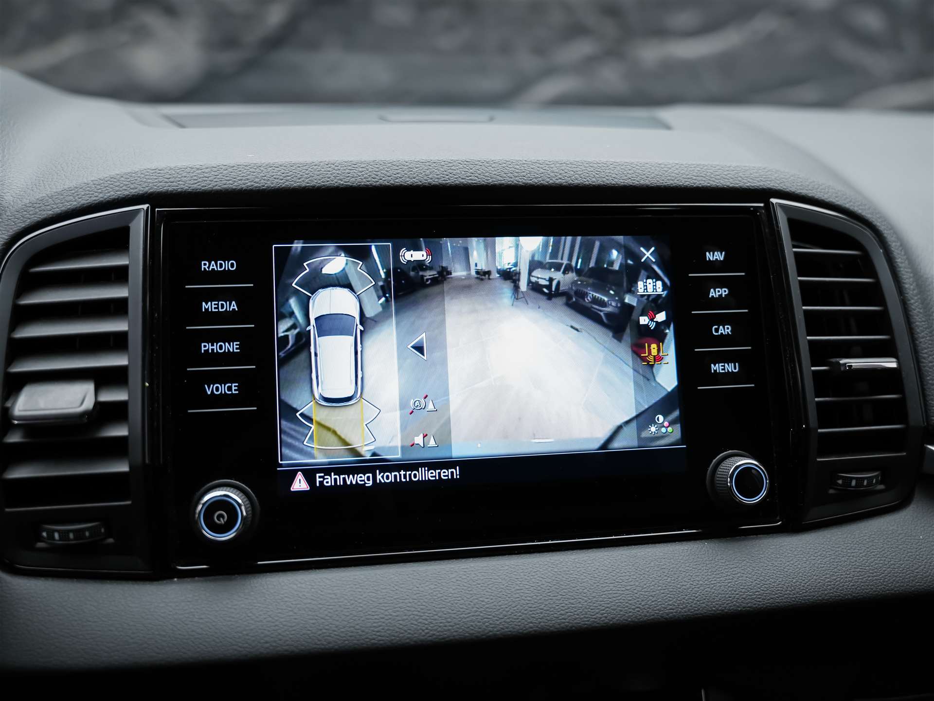 SKODA Karoq 1.5 TSI Selection DSG *Sitzheizung*Lenkradheizung*Rückfahrkamera*-image-39