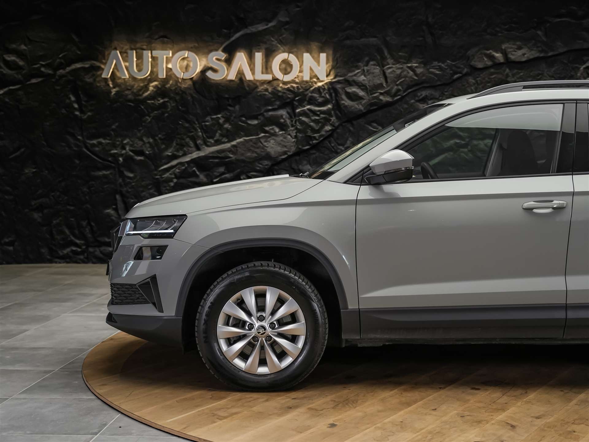 SKODA Karoq 1.5 TSI Selection DSG *Sitzheizung*Lenkradheizung*Rückfahrkamera*-image-15