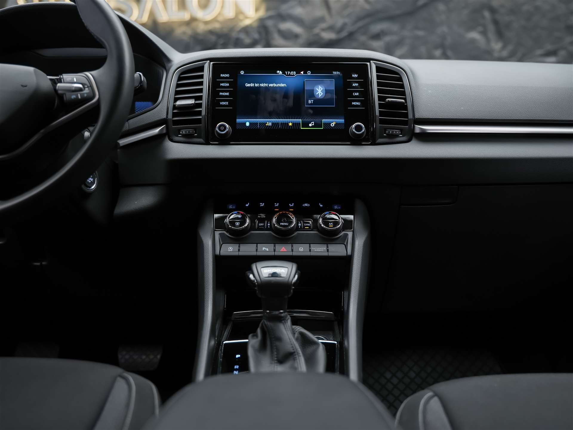 SKODA Karoq 1.5 TSI Selection DSG *Sitzheizung*Lenkradheizung*Rückfahrkamera*-image-19