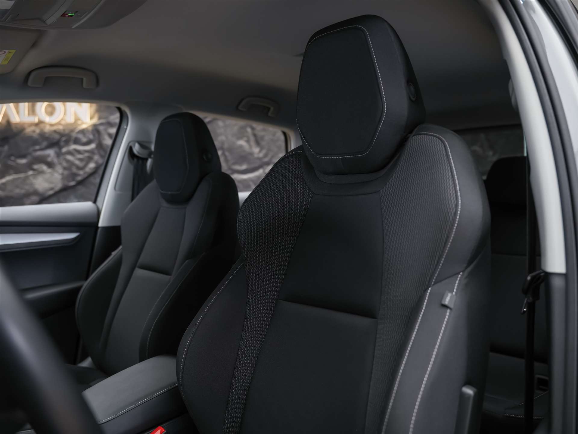 SKODA Karoq 1.5 TSI Selection DSG *Sitzheizung*Lenkradheizung*Rückfahrkamera*-image-10