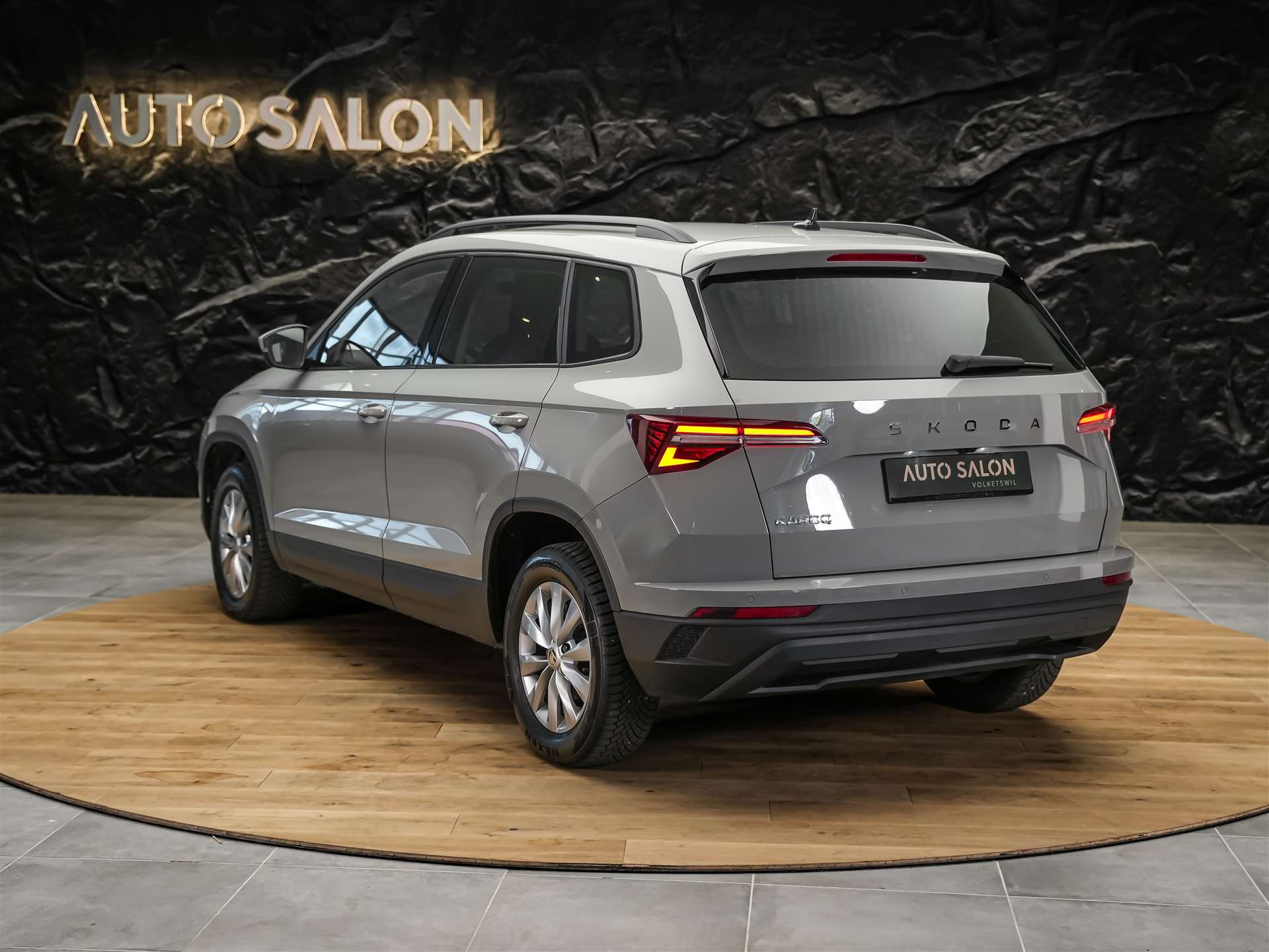SKODA Karoq 1.5 TSI Selection DSG *Sitzheizung*Lenkradheizung*Rückfahrkamera*-showroom-element-3
