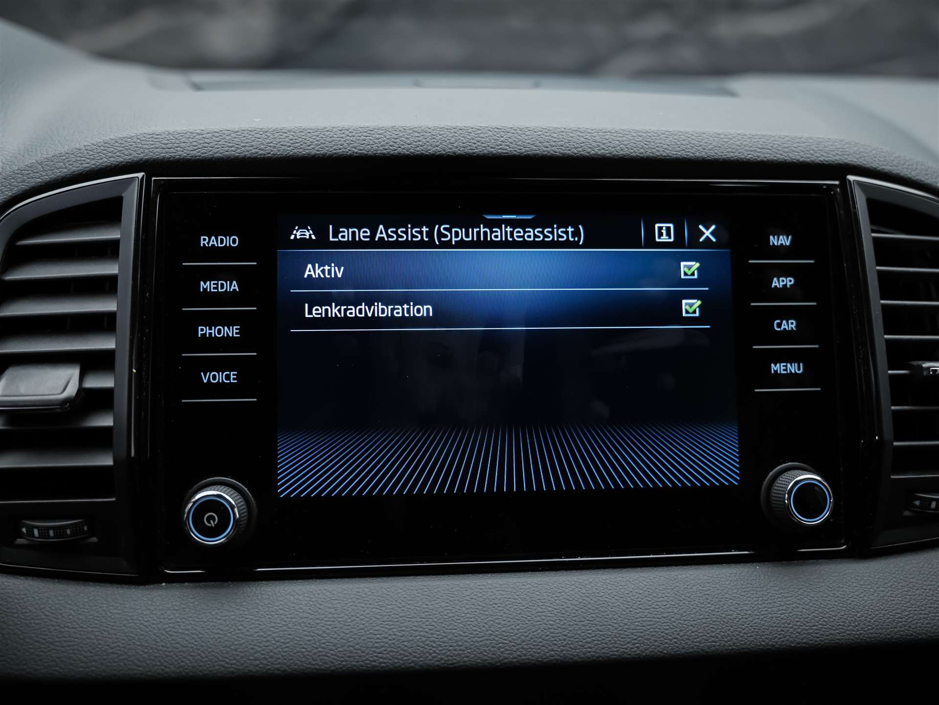 SKODA Karoq 1.5 TSI Selection DSG *Sitzheizung*Lenkradheizung*Rückfahrkamera*-image-34