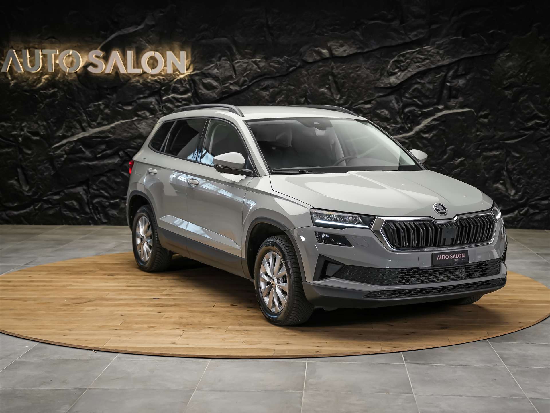 SKODA Karoq 1.5 TSI Selection DSG *Sitzheizung*Lenkradheizung*Rückfahrkamera*-image-6
