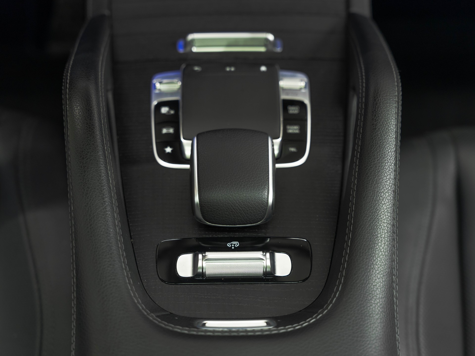 MERCEDES-BENZ GLE 450 4Matic AMG Line 9G-Tronic-image-23