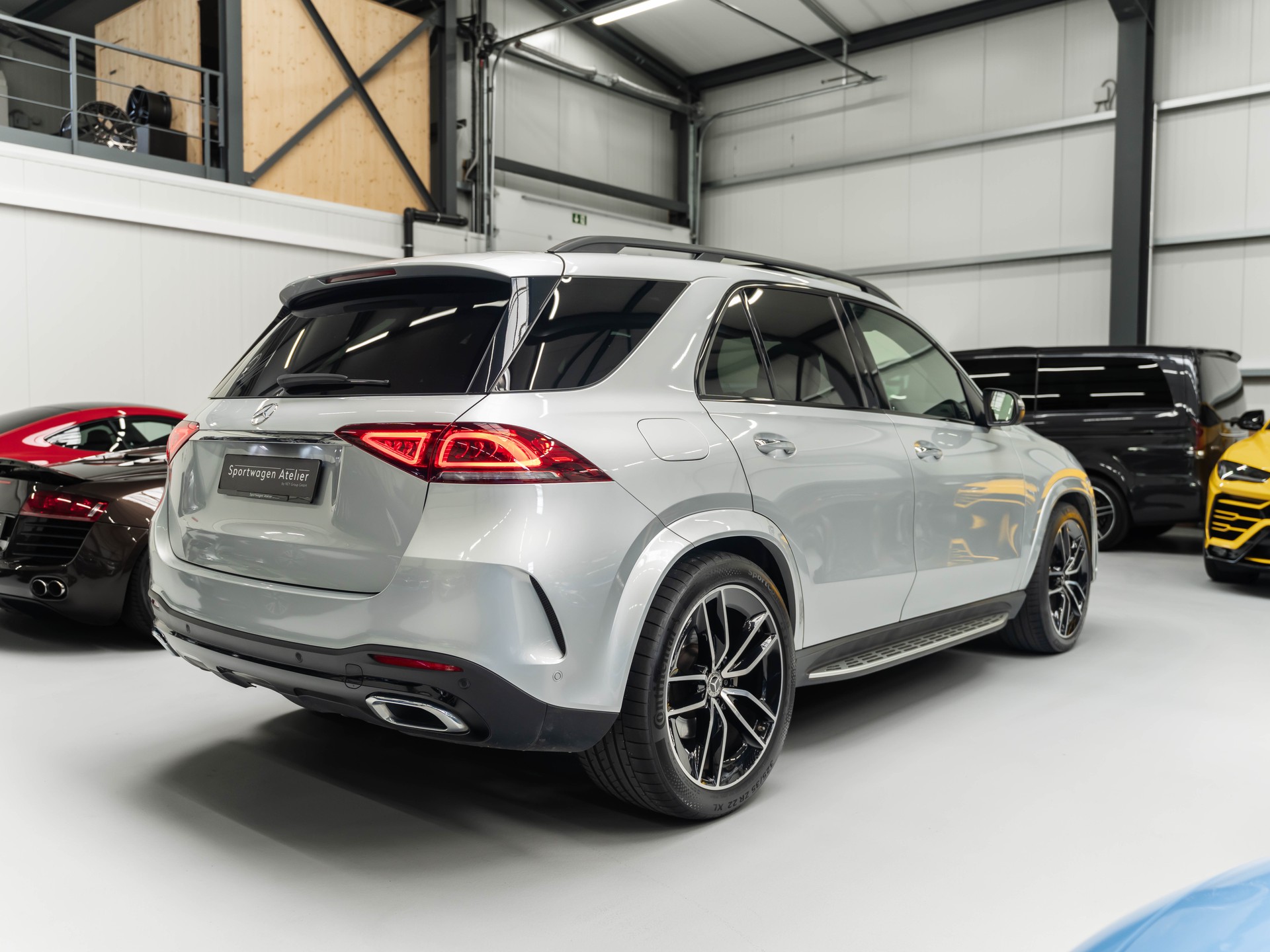 MERCEDES-BENZ GLE 450 4Matic AMG Line 9G-Tronic-showroom-element-3