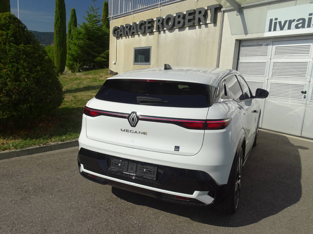 RENAULT Mégane E-Tech techno-showroom-element-2