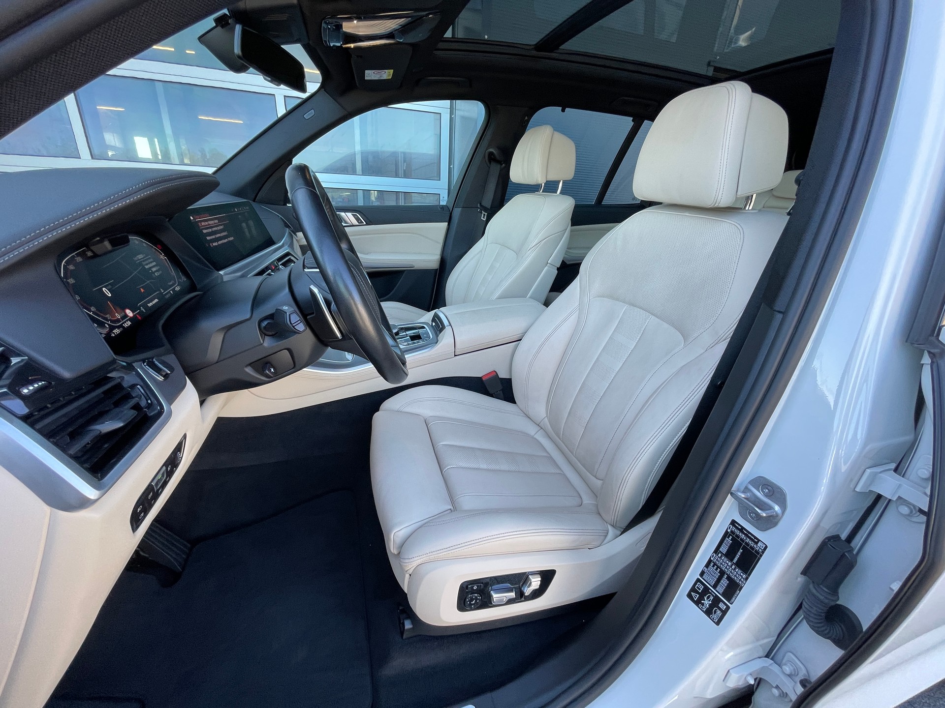 BMW X5 xDrive 48V 30d Steptronic-image-12