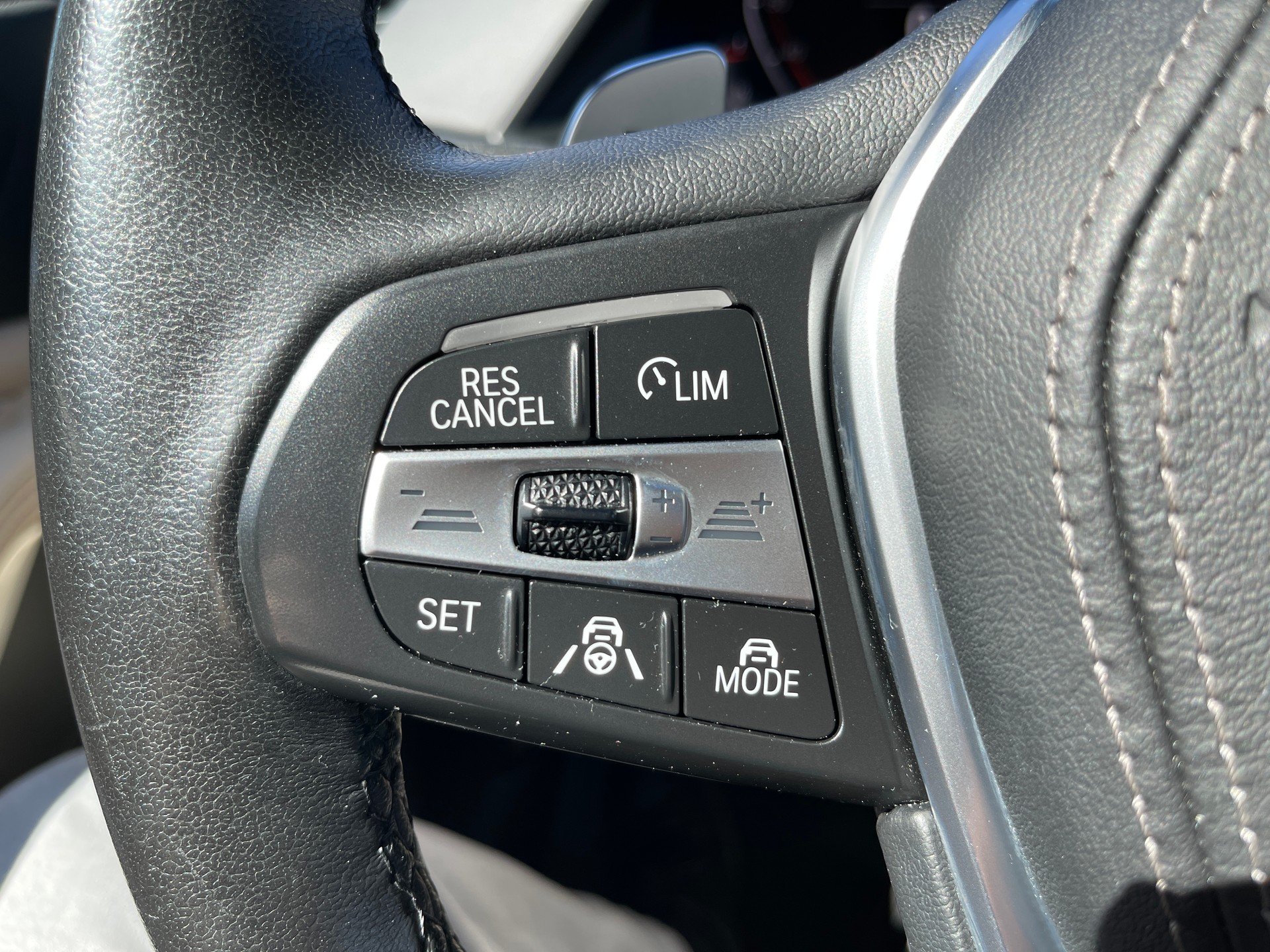 BMW X5 xDrive 48V 30d Steptronic-image-9