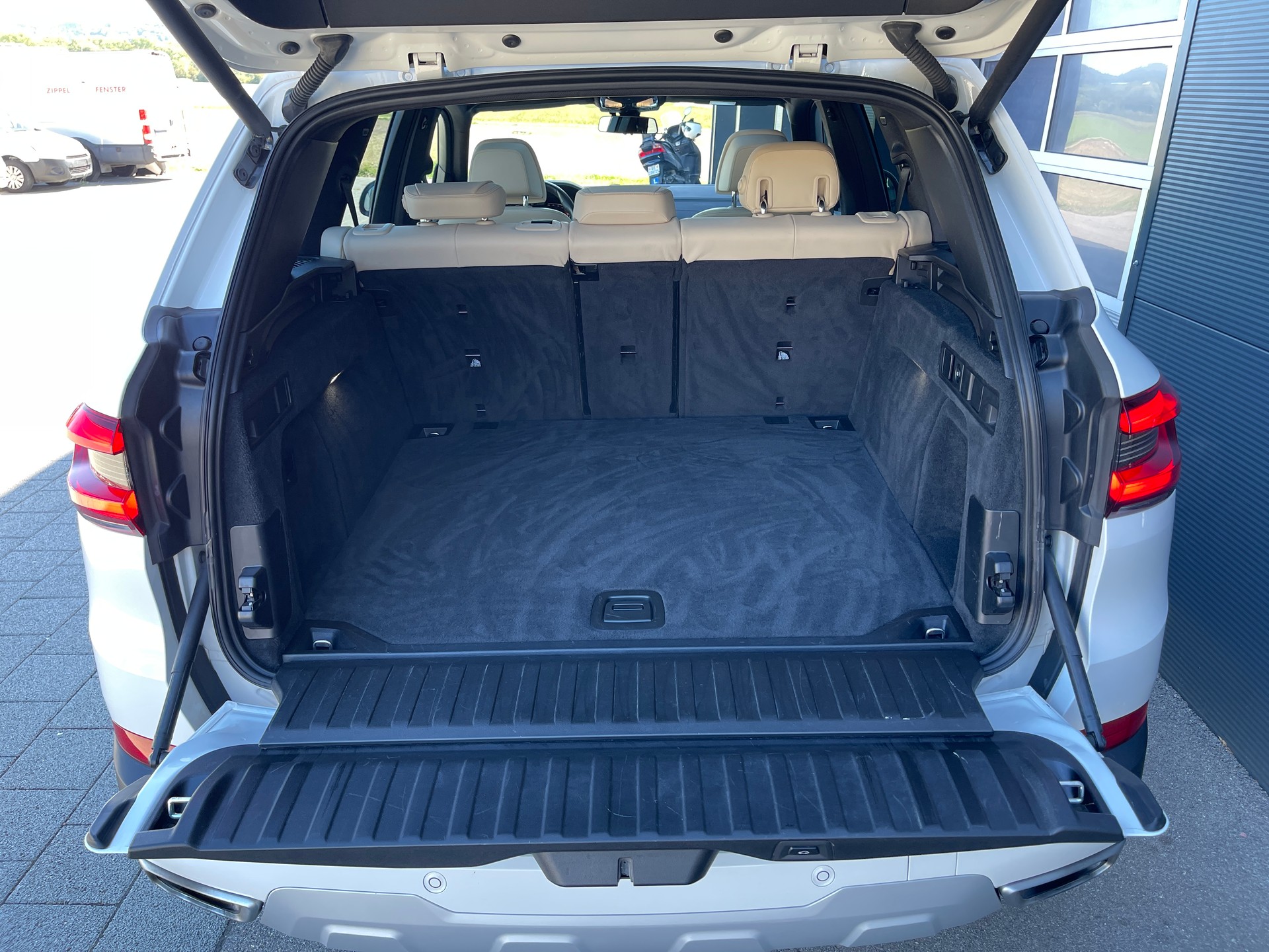 BMW X5 xDrive 48V 30d Steptronic-image-15