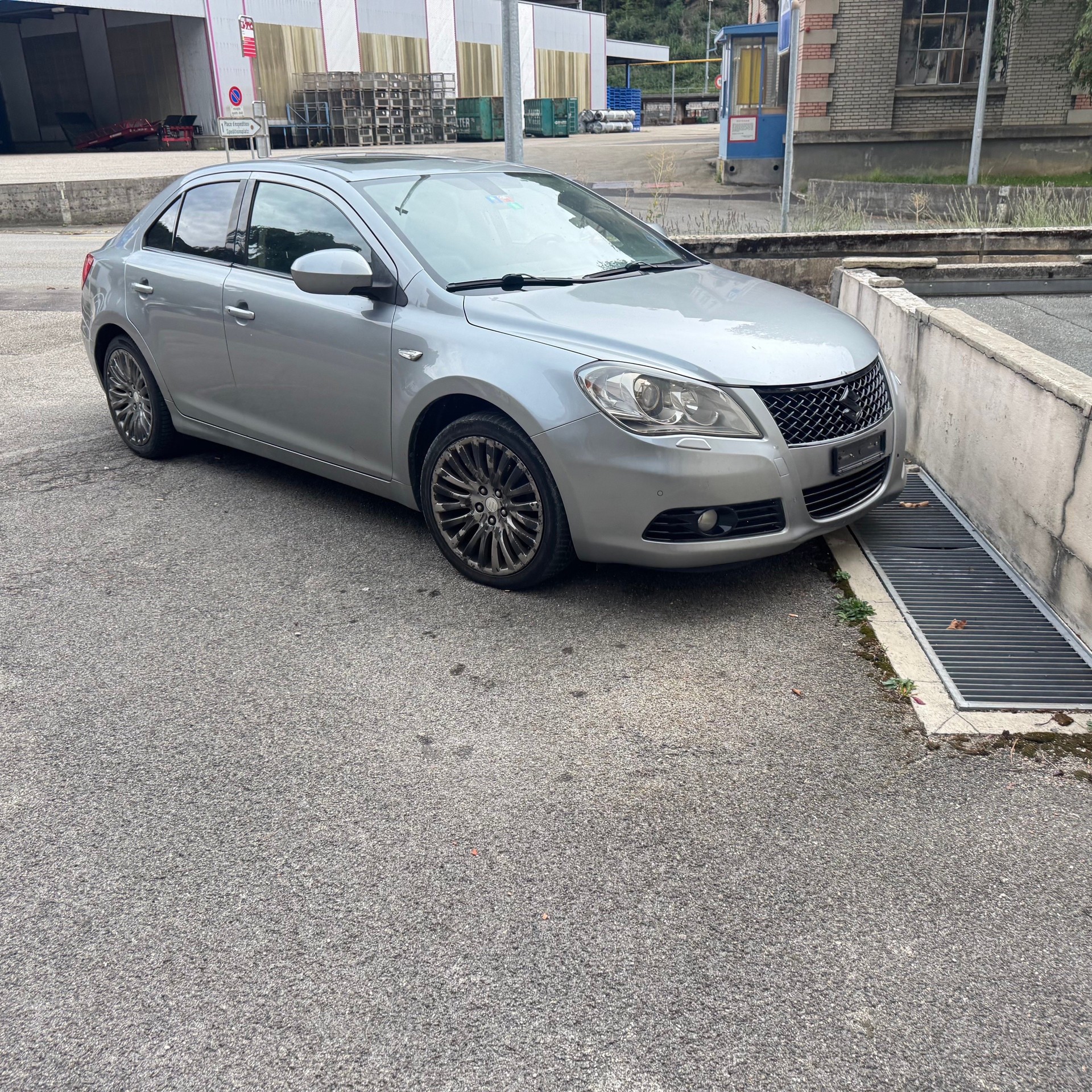 SUZUKI Kizashi 2.4 GL Top 4WD CVT