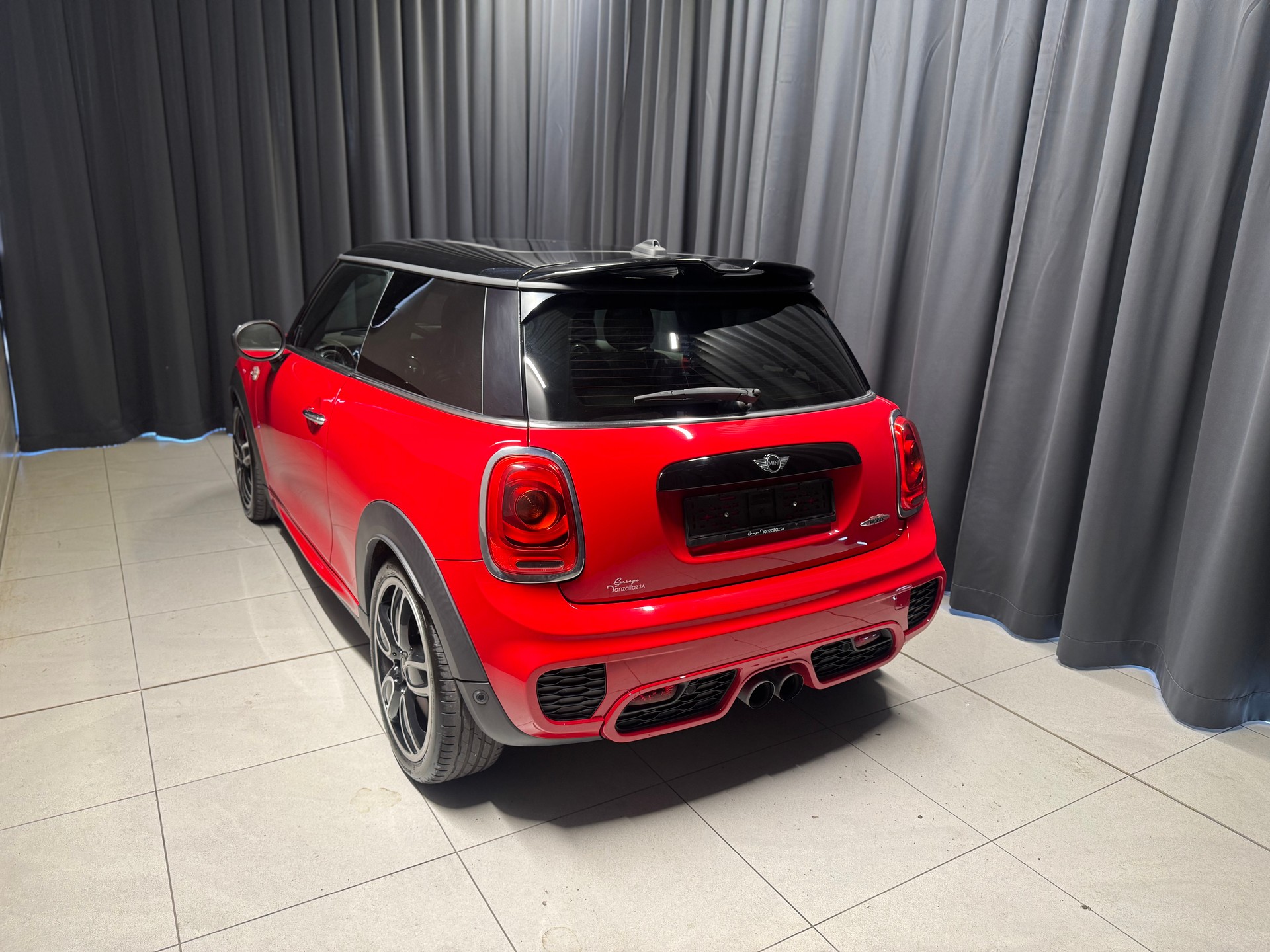 MINI Cooper John Cooper Works Steptronic (43)-showroom-element-3