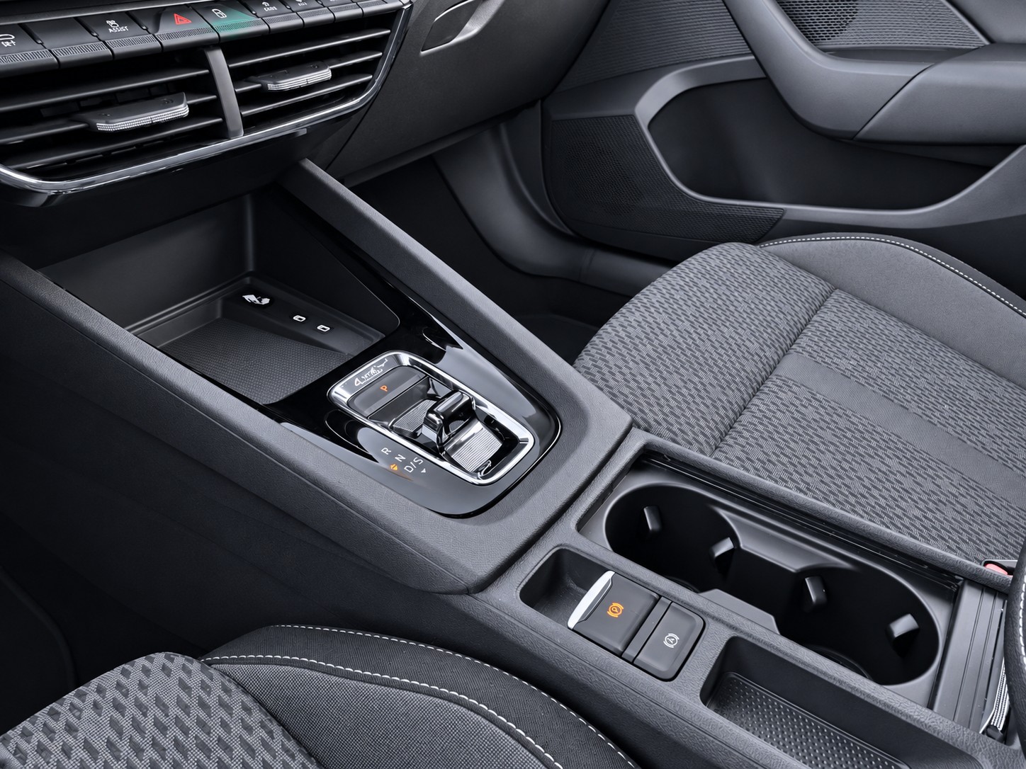 SKODA Octavia Combi 2.0 TDI 200 Style 4x4 DSG-image-19
