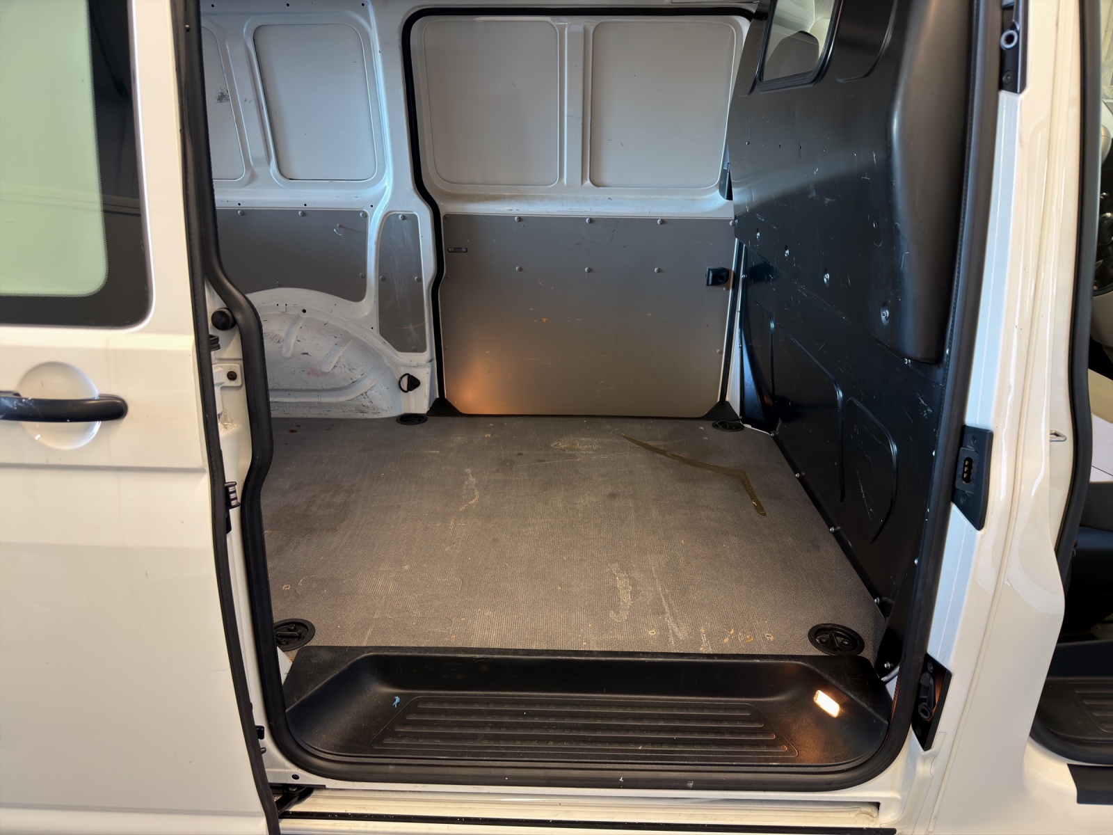 VW T6 2.0 TDI-image-16