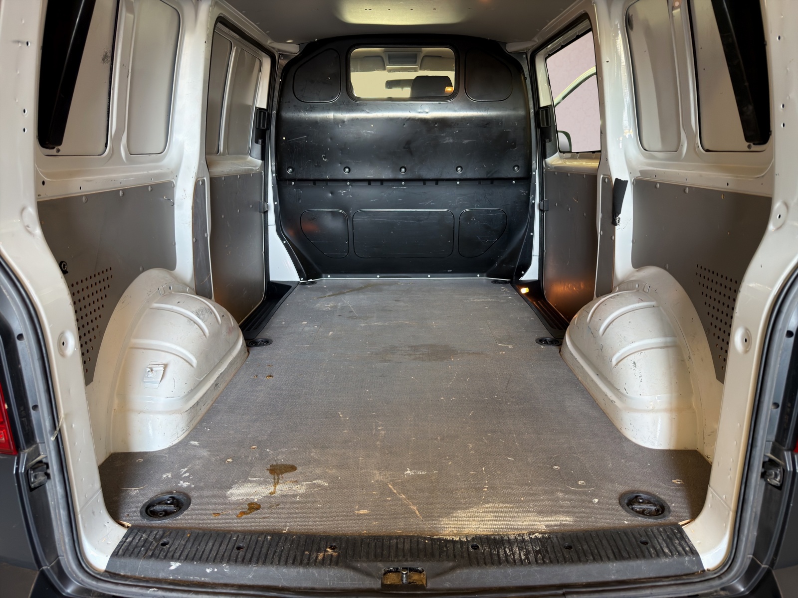 VW T6 2.0 TDI-image-17