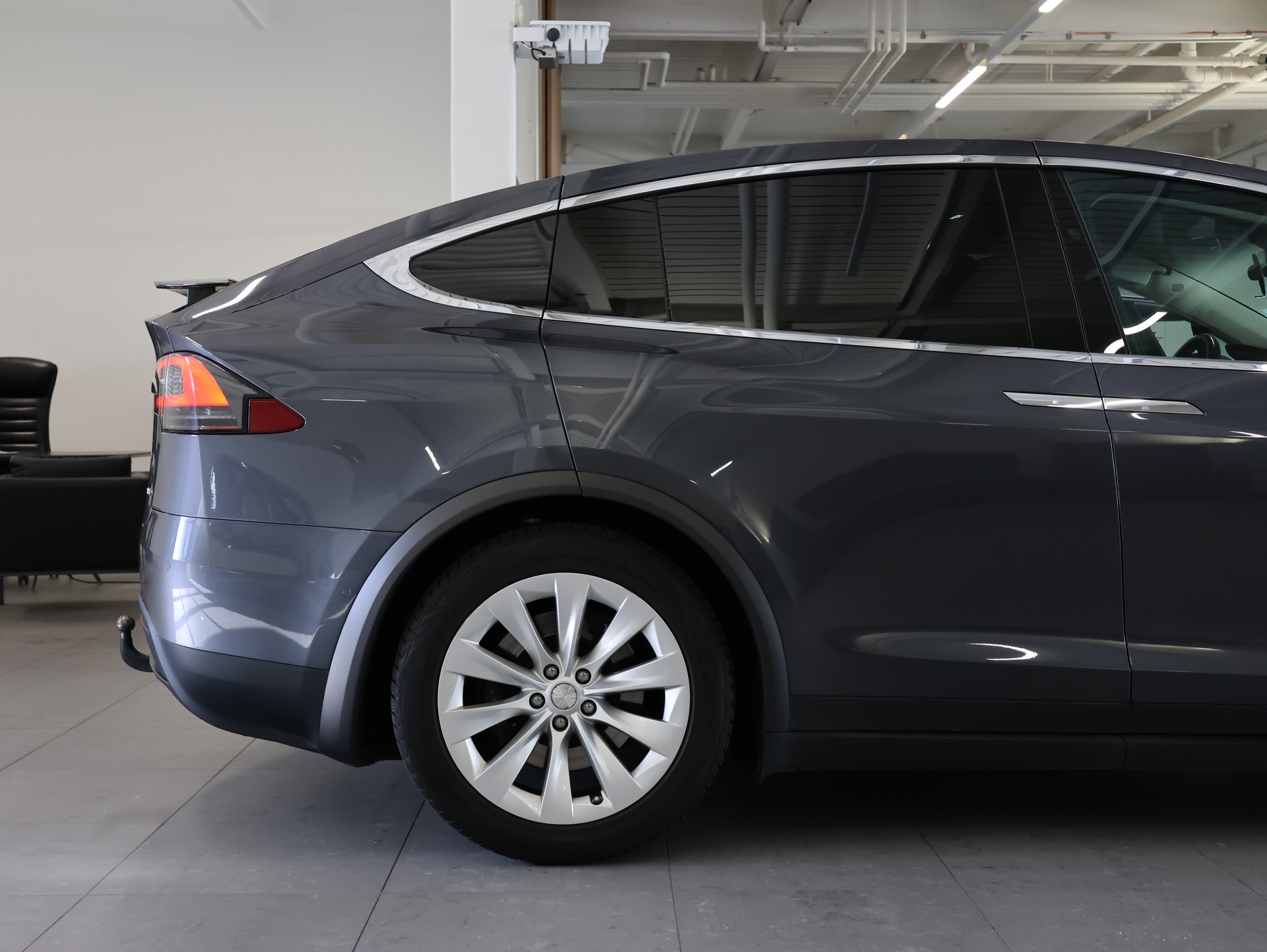 TESLA Model X 90 D *MIDNIGHT-SILVER LACKIERUNG*6-SITZE*-image-9