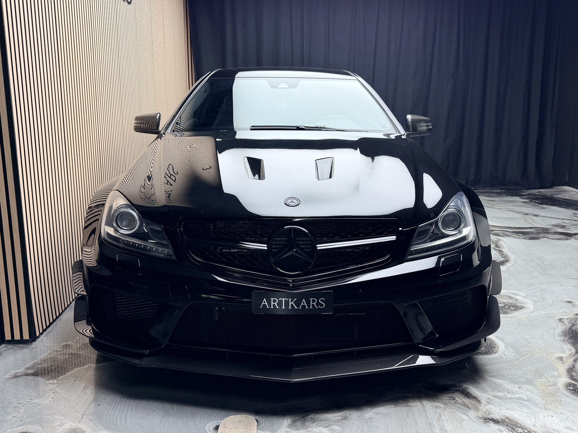 MERCEDES-BENZ Black Series-showroom-element-1