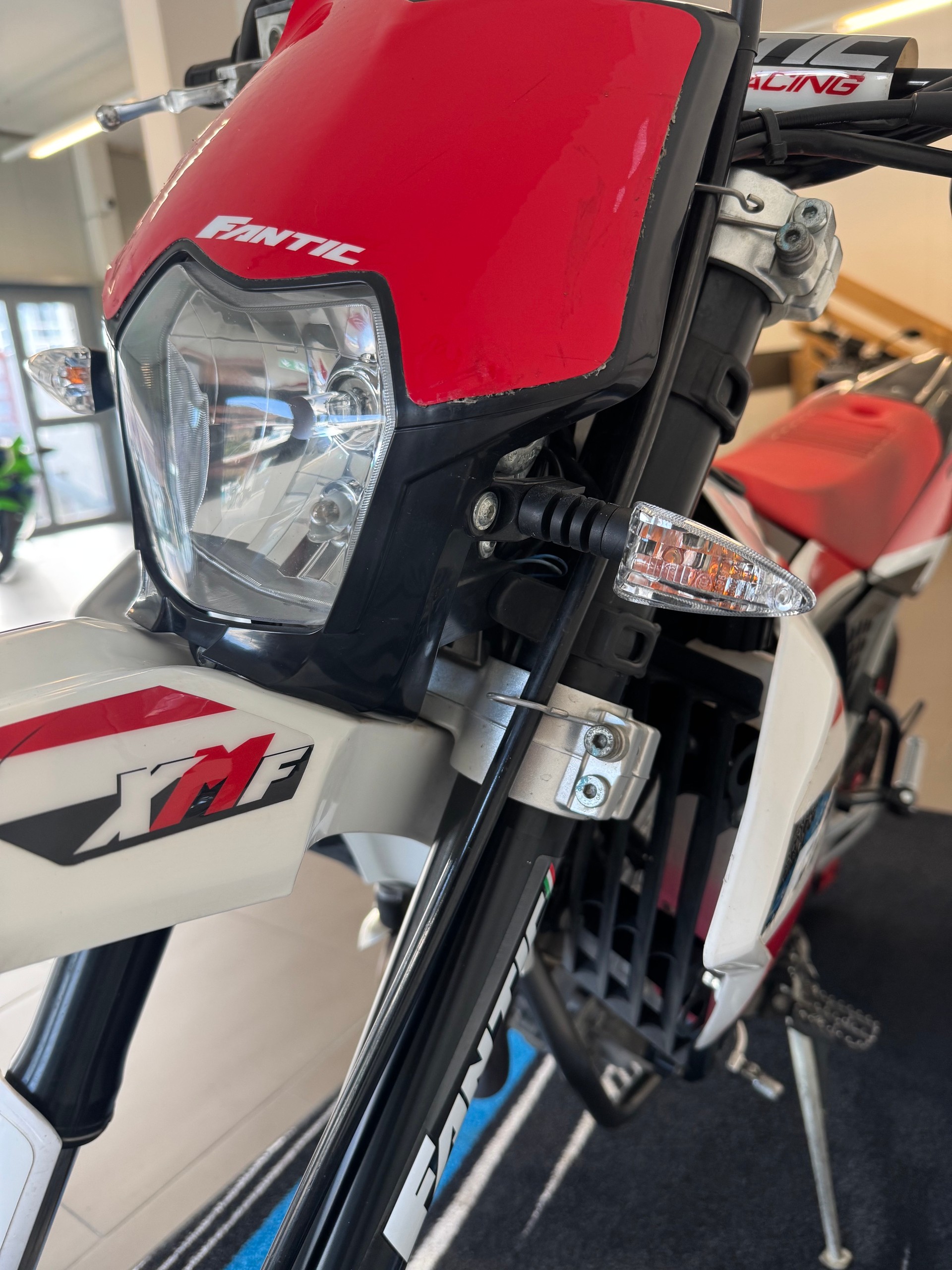 FANTIC XMF 125 Motard-image-10