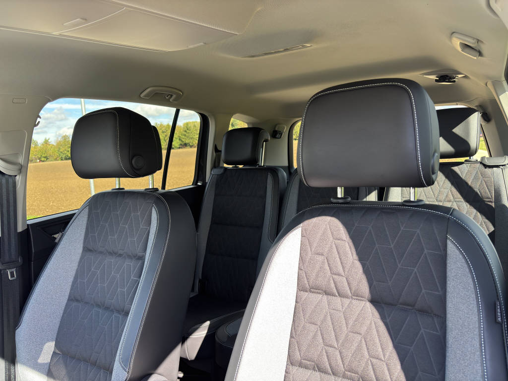 VW Touran 1.5 TSI Comfortline United DSG-image-18