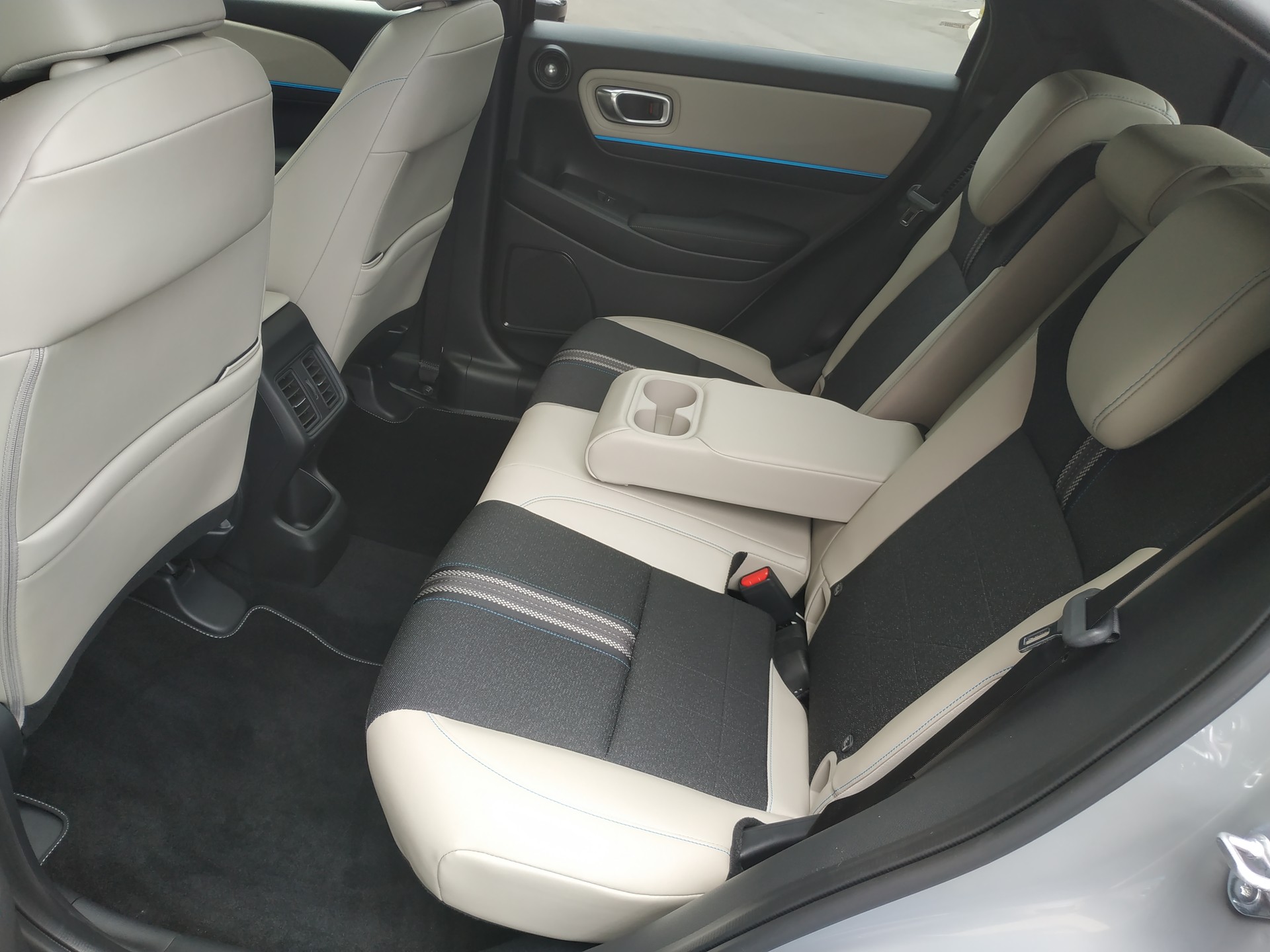 HONDA HR-V 1.5i-MMD Advance Style Plus CVT-image-21