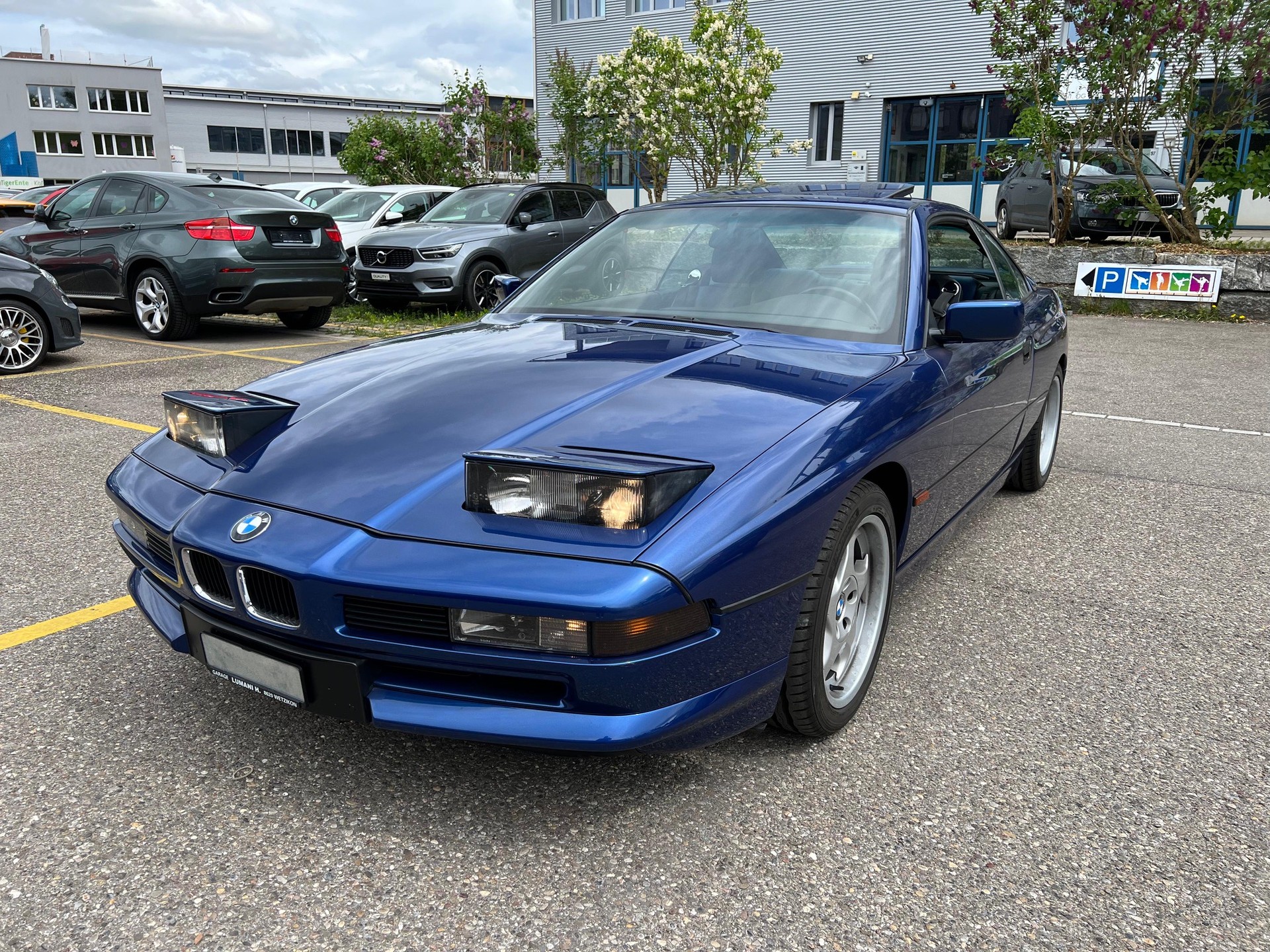 BMW 840Ci | Volllederausstattung in Blau-Schwarz | Elektrische & beheizte Sitze | Elektrisches Schiebedach uvm.-image-1