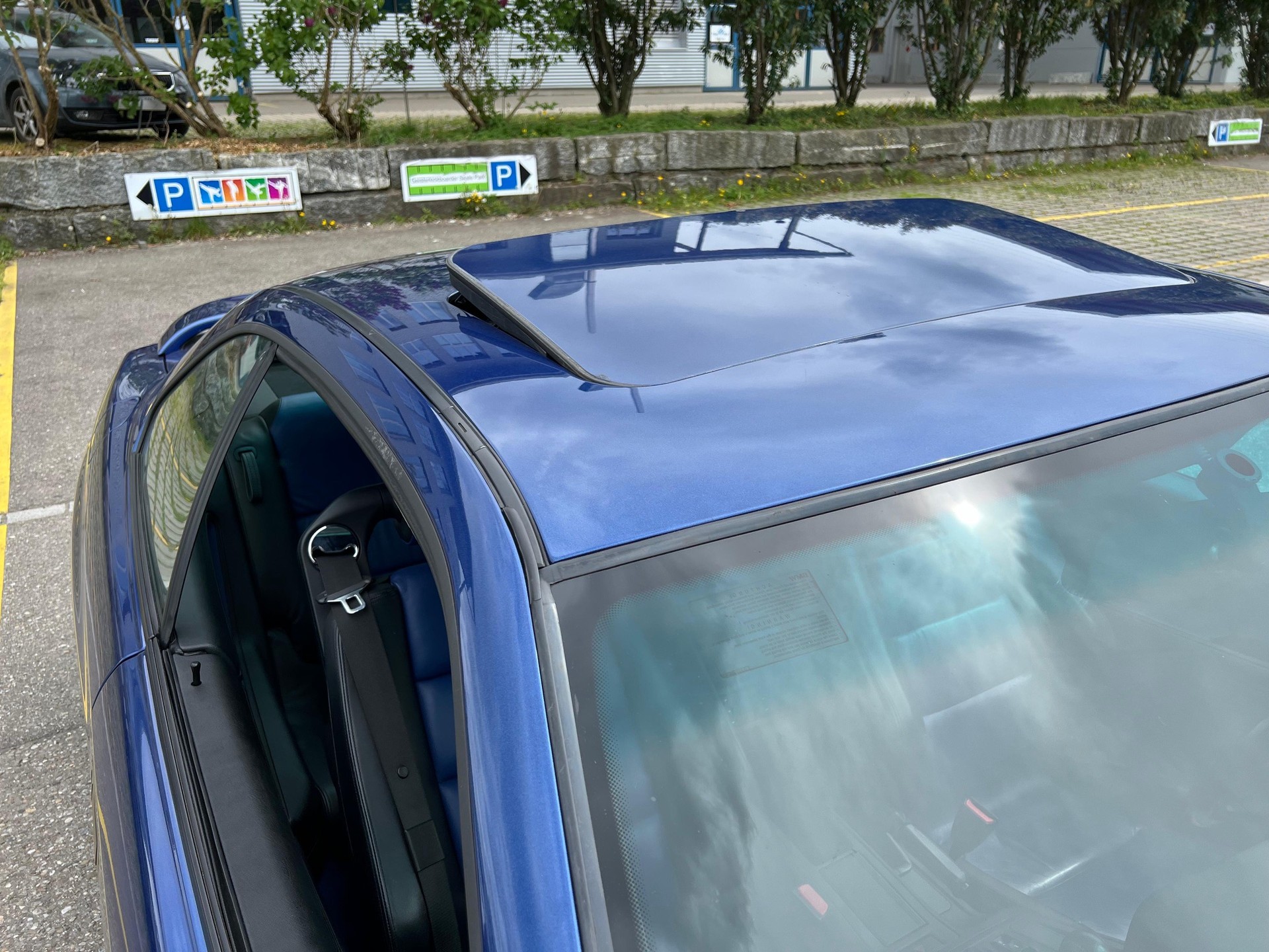BMW 840Ci | Volllederausstattung in Blau-Schwarz | Elektrische & beheizte Sitze | Elektrisches Schiebedach uvm.-image-12