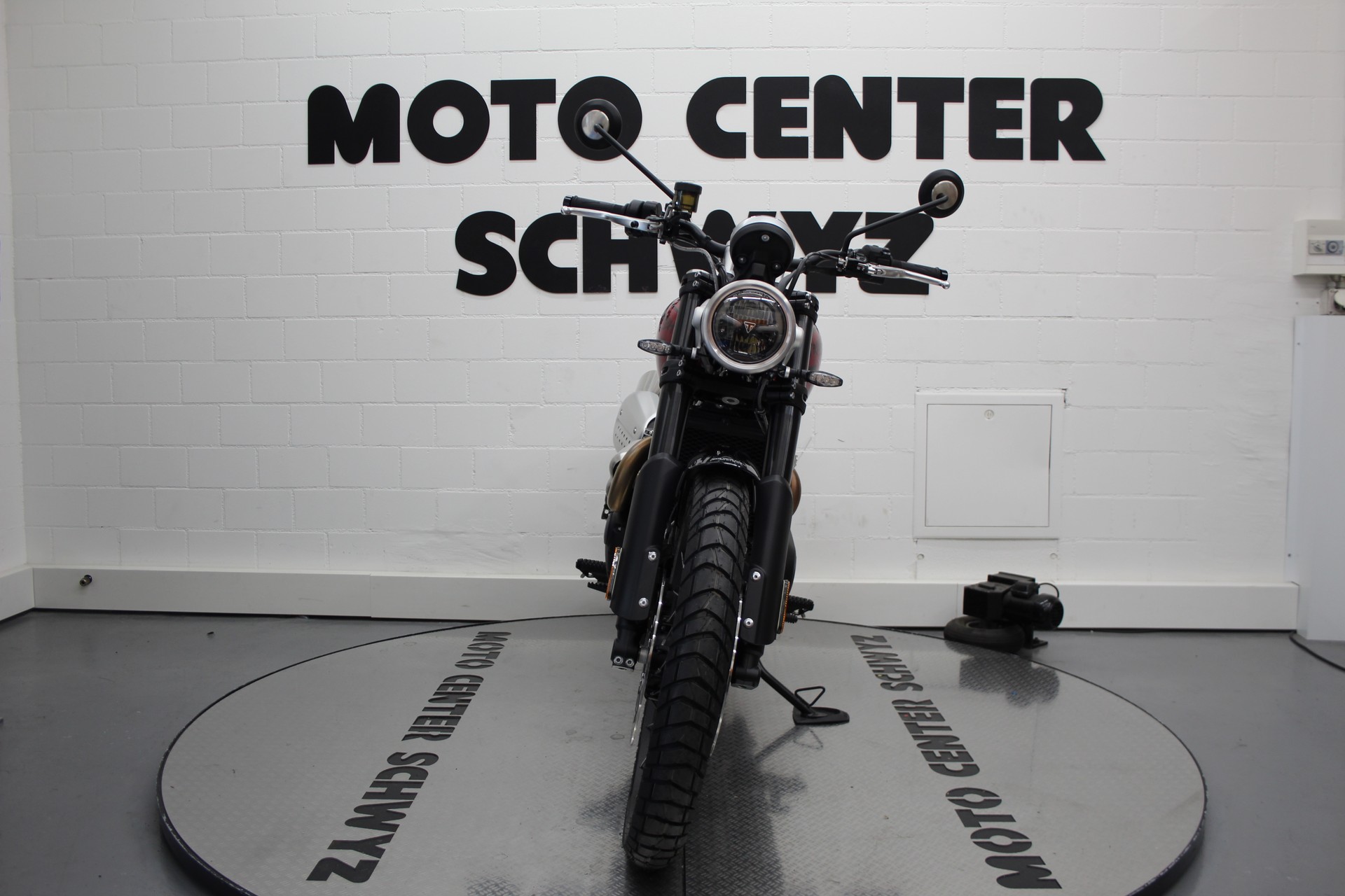 TRIUMPH Scrambler 1200 X-image-2