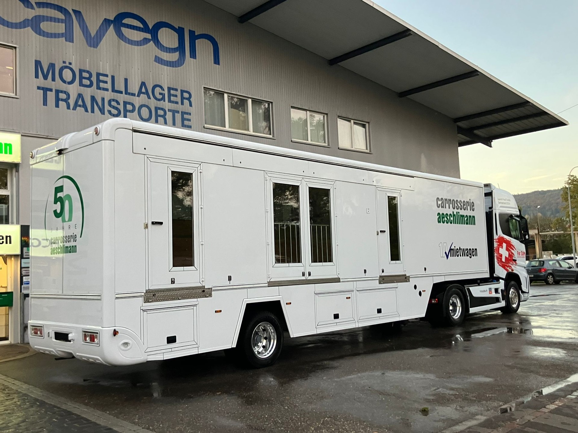KRONE SE Interhorse Bürocontainer-image-1
