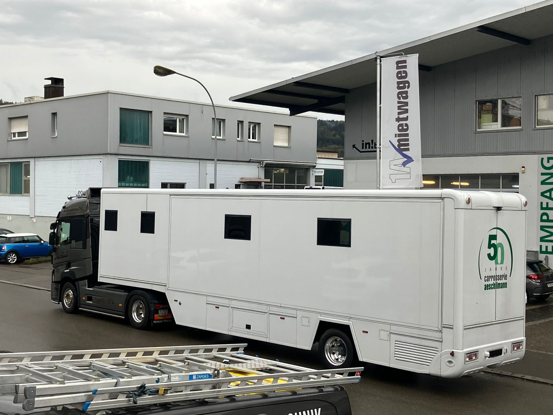 KRONE SE Interhorse Bürocontainer-image-13