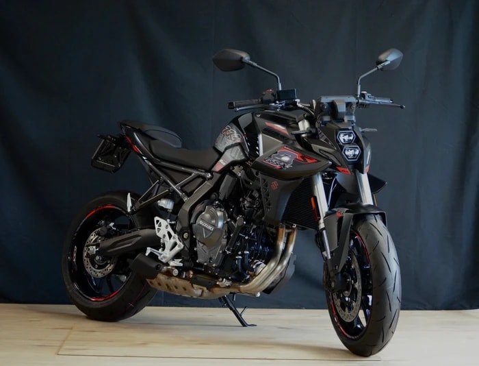 SUZUKI GSX 8 S EVO