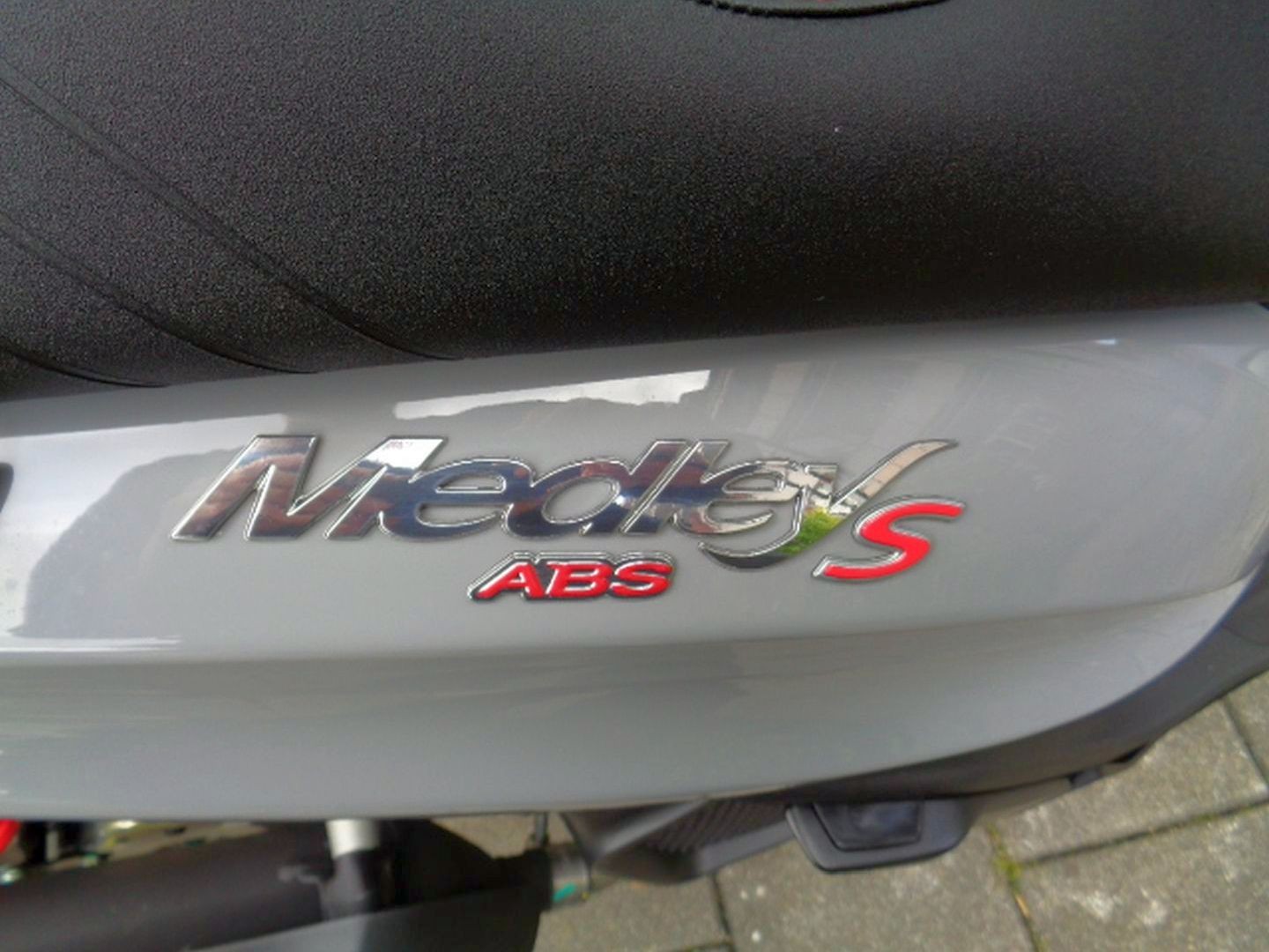 PIAGGIO MEDLEY SPORT 125 RST ABS-image-6