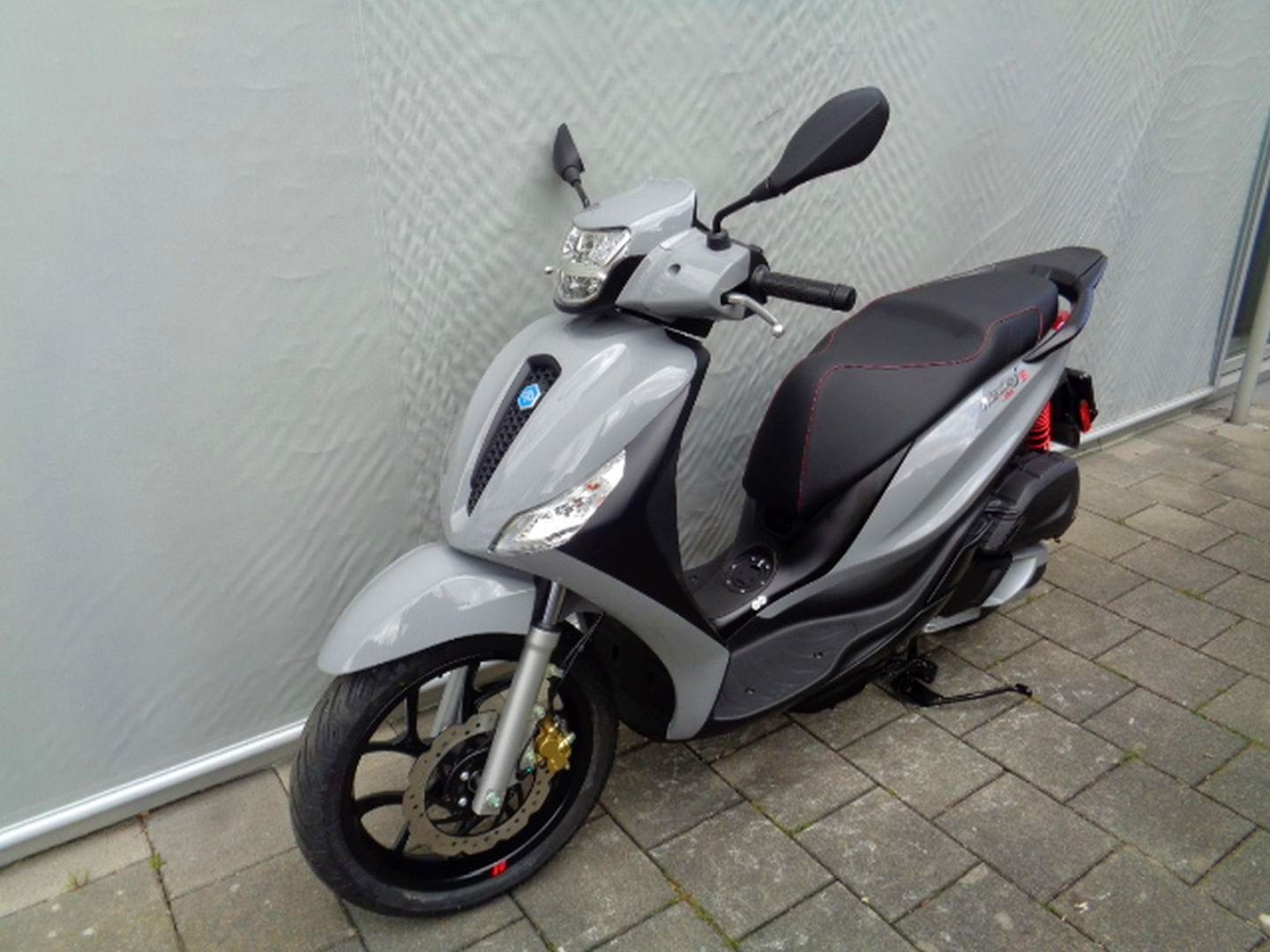 PIAGGIO MEDLEY SPORT 125 RST ABS-image-1