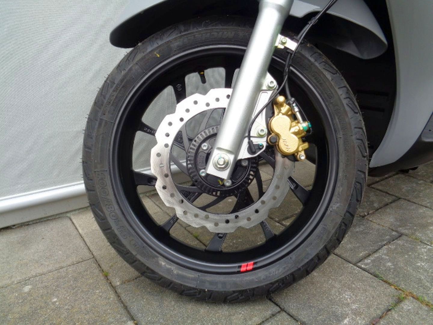 PIAGGIO MEDLEY SPORT 125 RST ABS-image-9