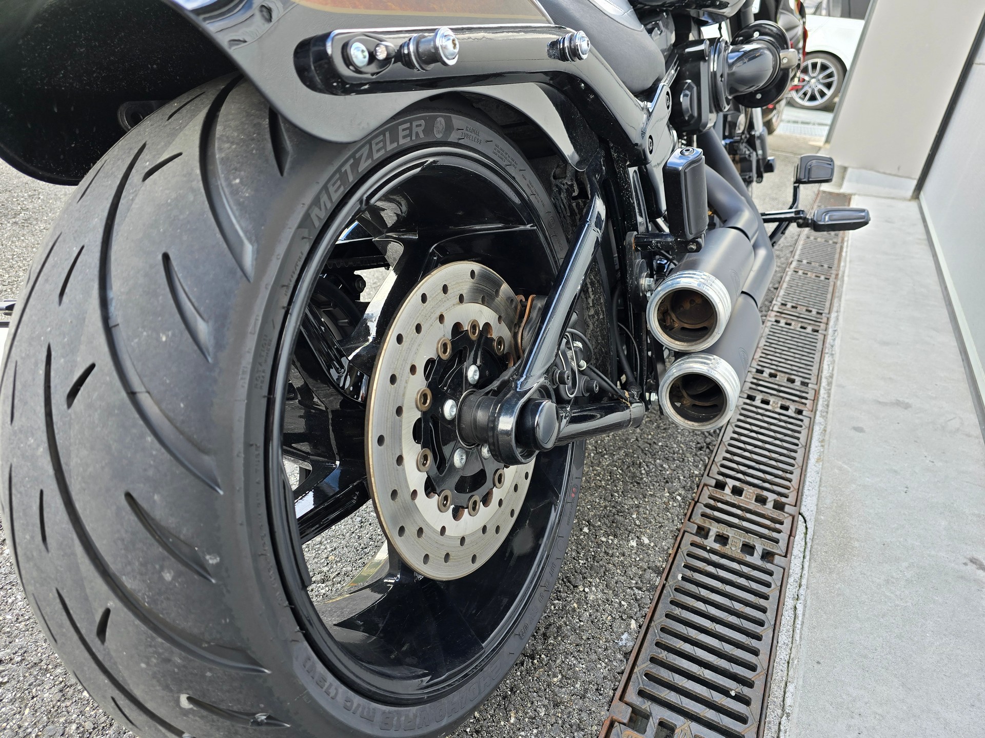 HARLEY-DAVIDSON FXSE Breakout Pro Street CVO ABS-image-6