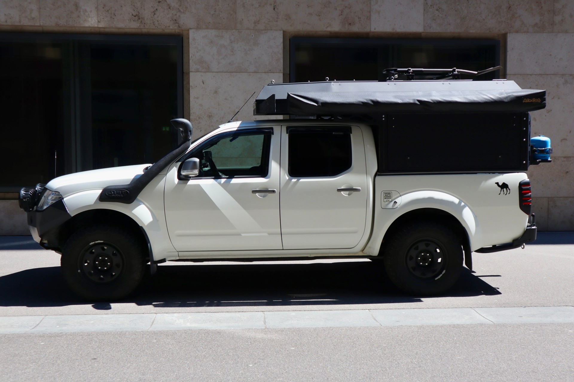 NISSAN Double Cab 2.5 dCi 4WD | ALU-CAB CANOPY CAMPER-image-2
