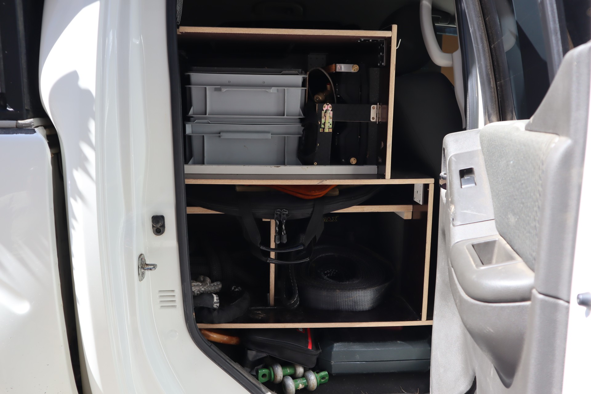 NISSAN Double Cab 2.5 dCi 4WD | ALU-CAB CANOPY CAMPER-image-9