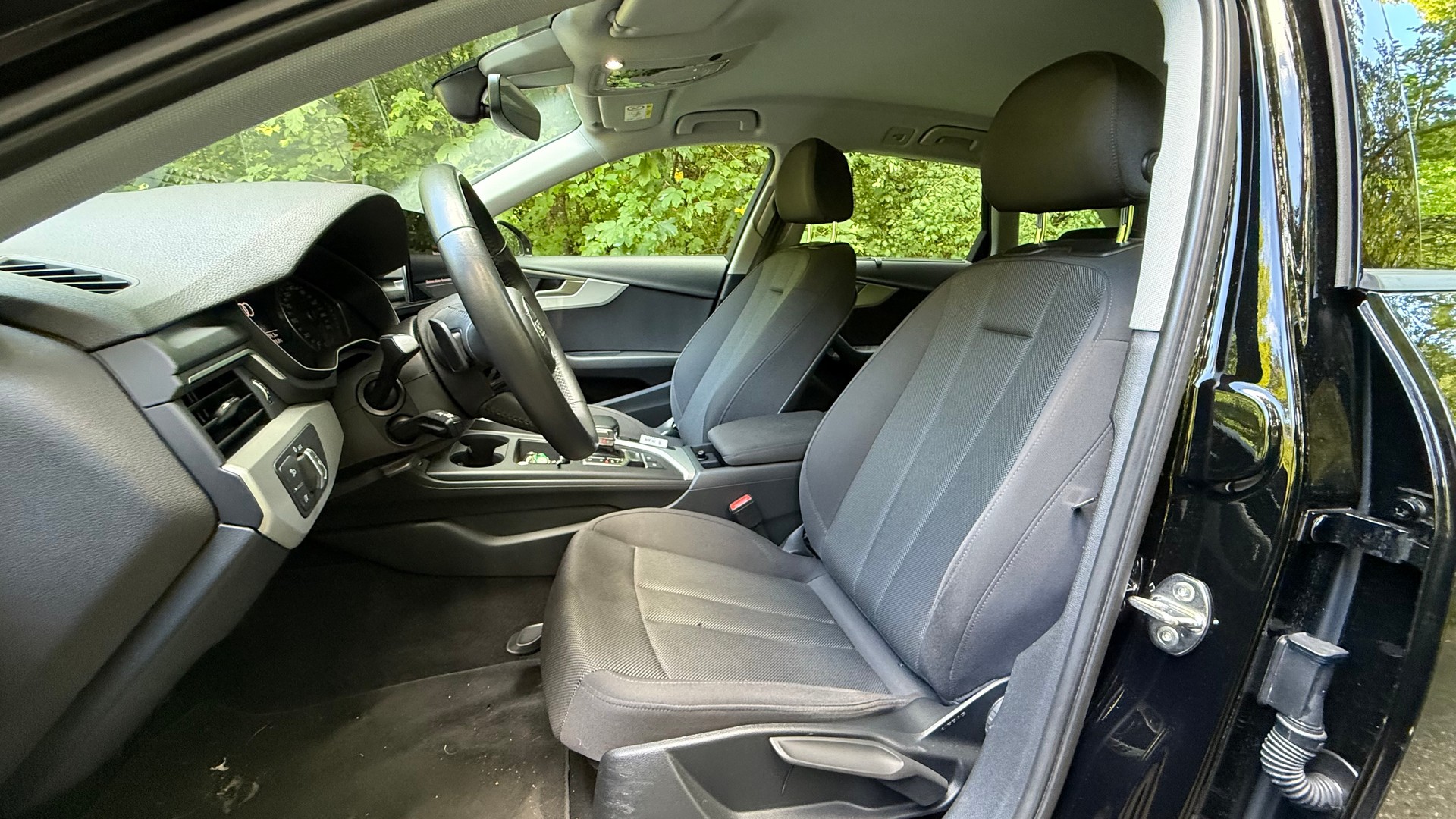 AUDI A4 Avant 35 TDI S-tronic-image-8