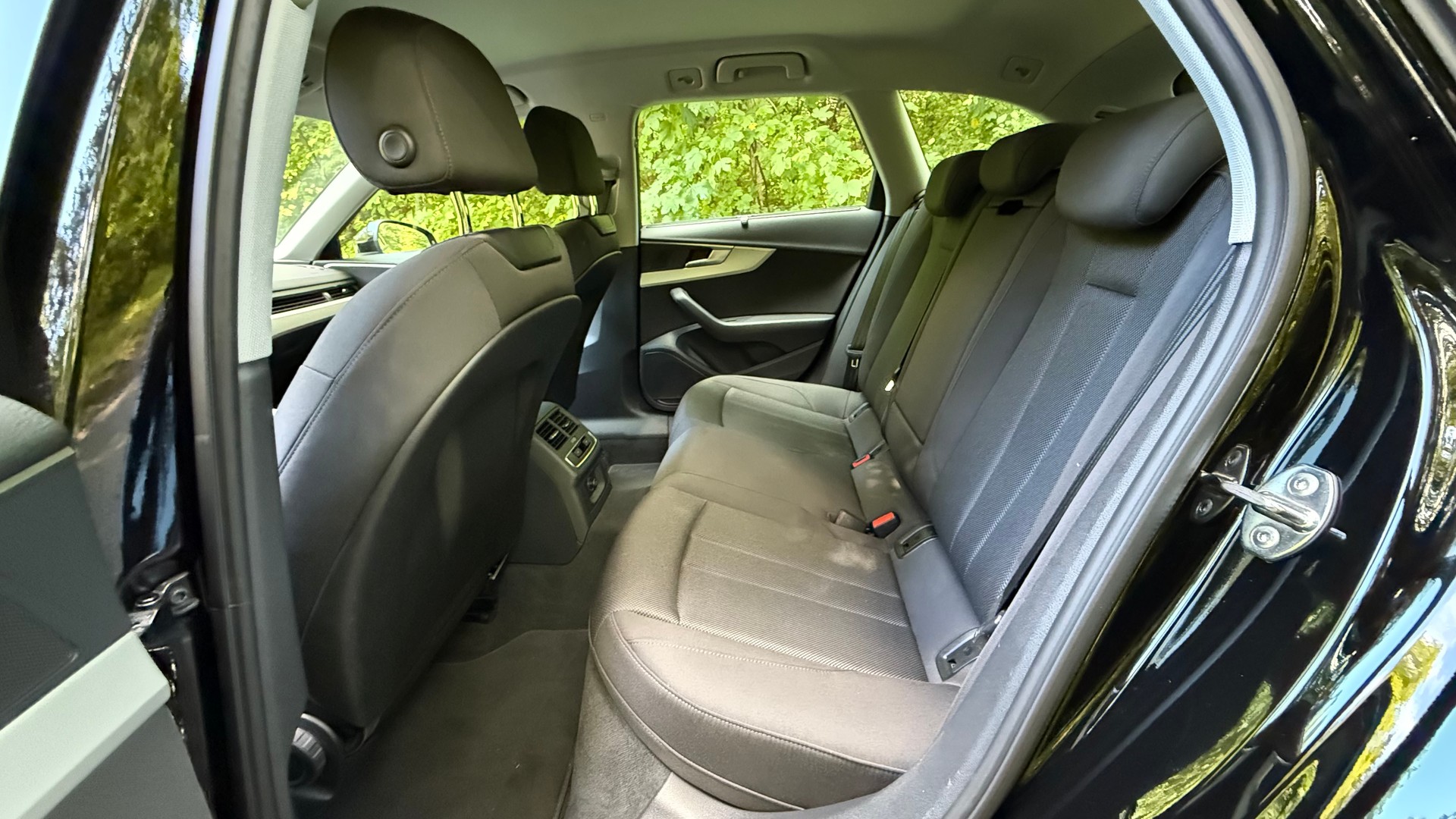AUDI A4 Avant 35 TDI S-tronic-image-9