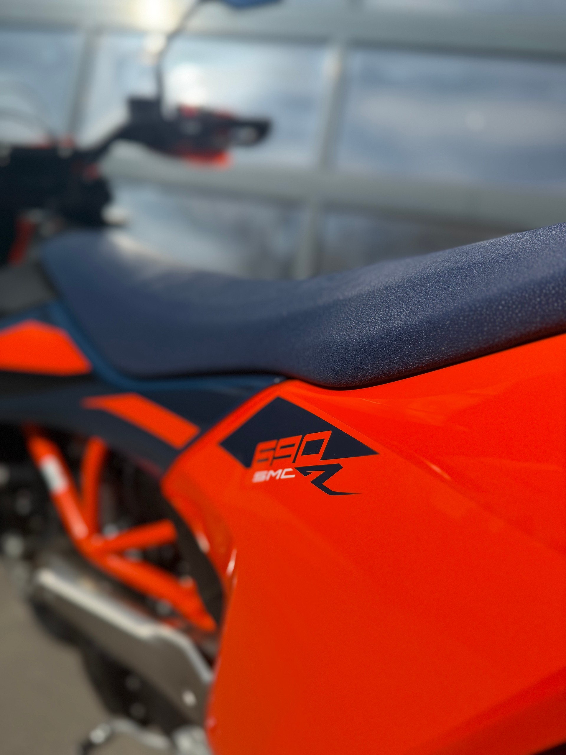 KTM 690 SMC R 2026-image-4