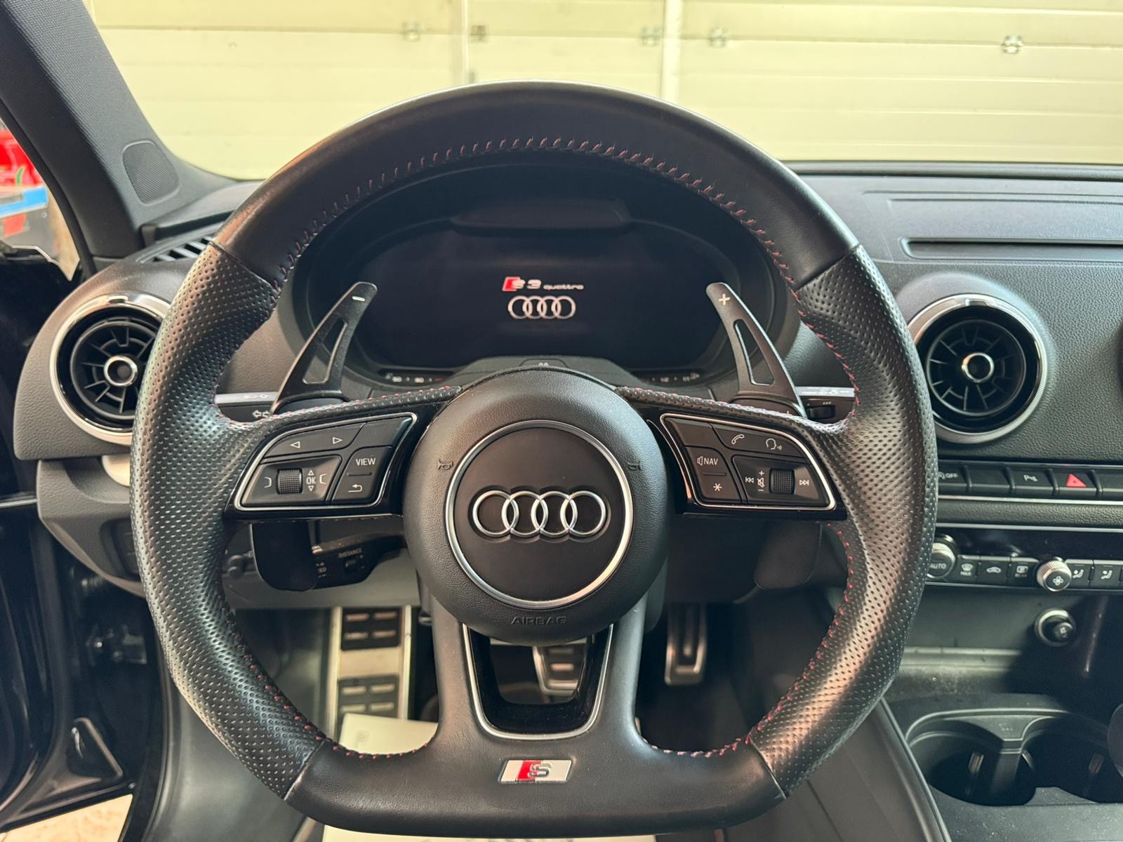 AUDI S3 Sportback 2.0 TFSI quattro S-tronic-image-11