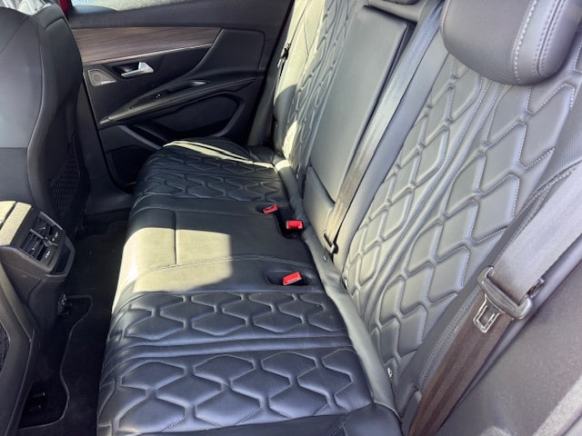 PEUGEOT 3008 300e Hybrid4 GT Pack EAT8-image-6